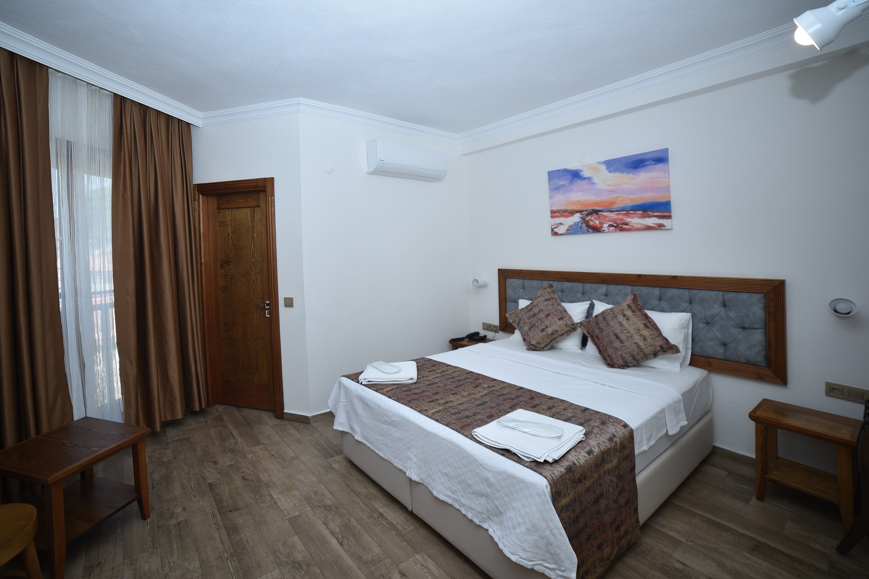 Troiada Otel · 8