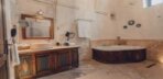 Deluxe Cave Suite (Jakuzili) Görseli