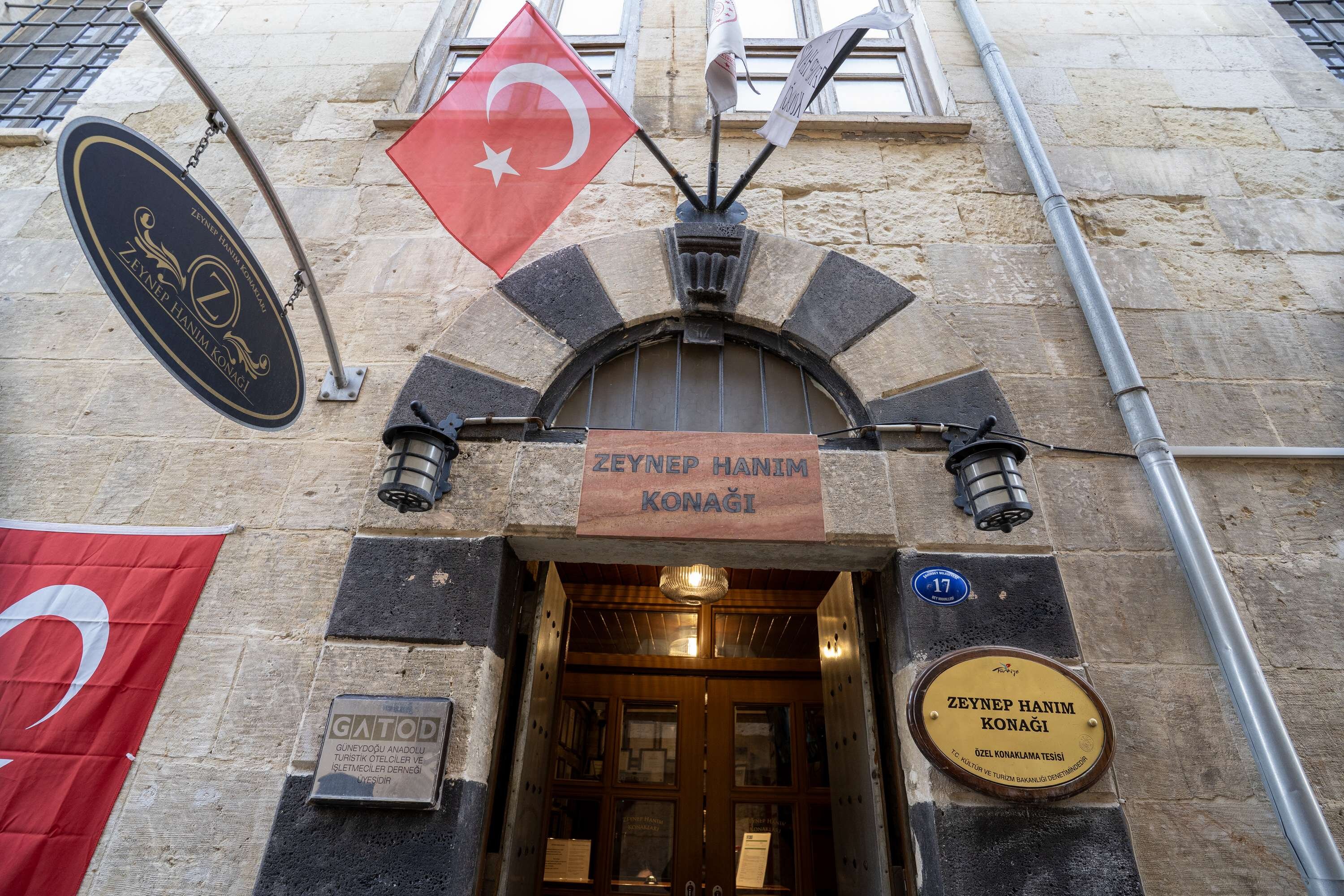 Zeynep Hanım Konakları · 7