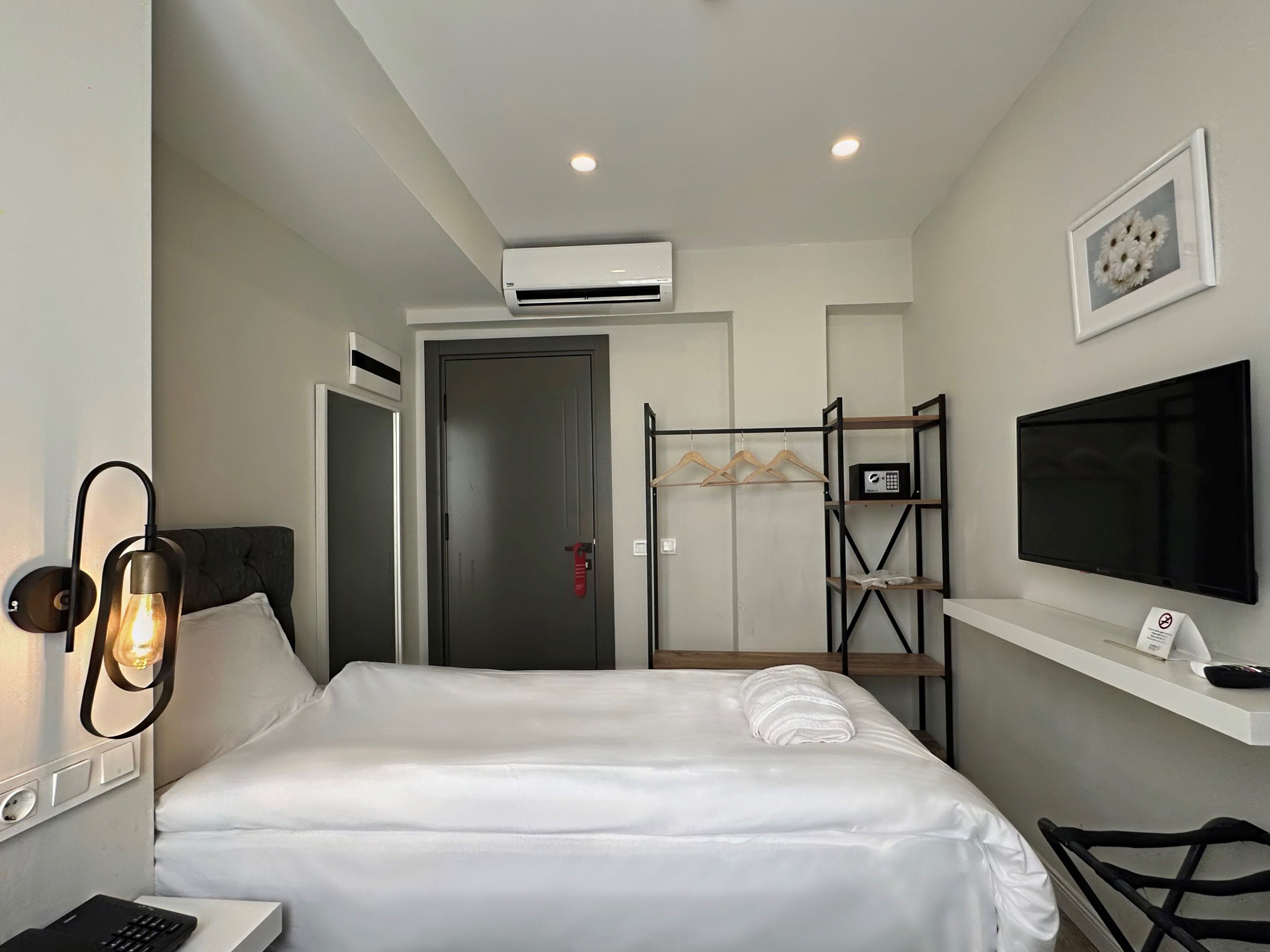 Echinus Hotels