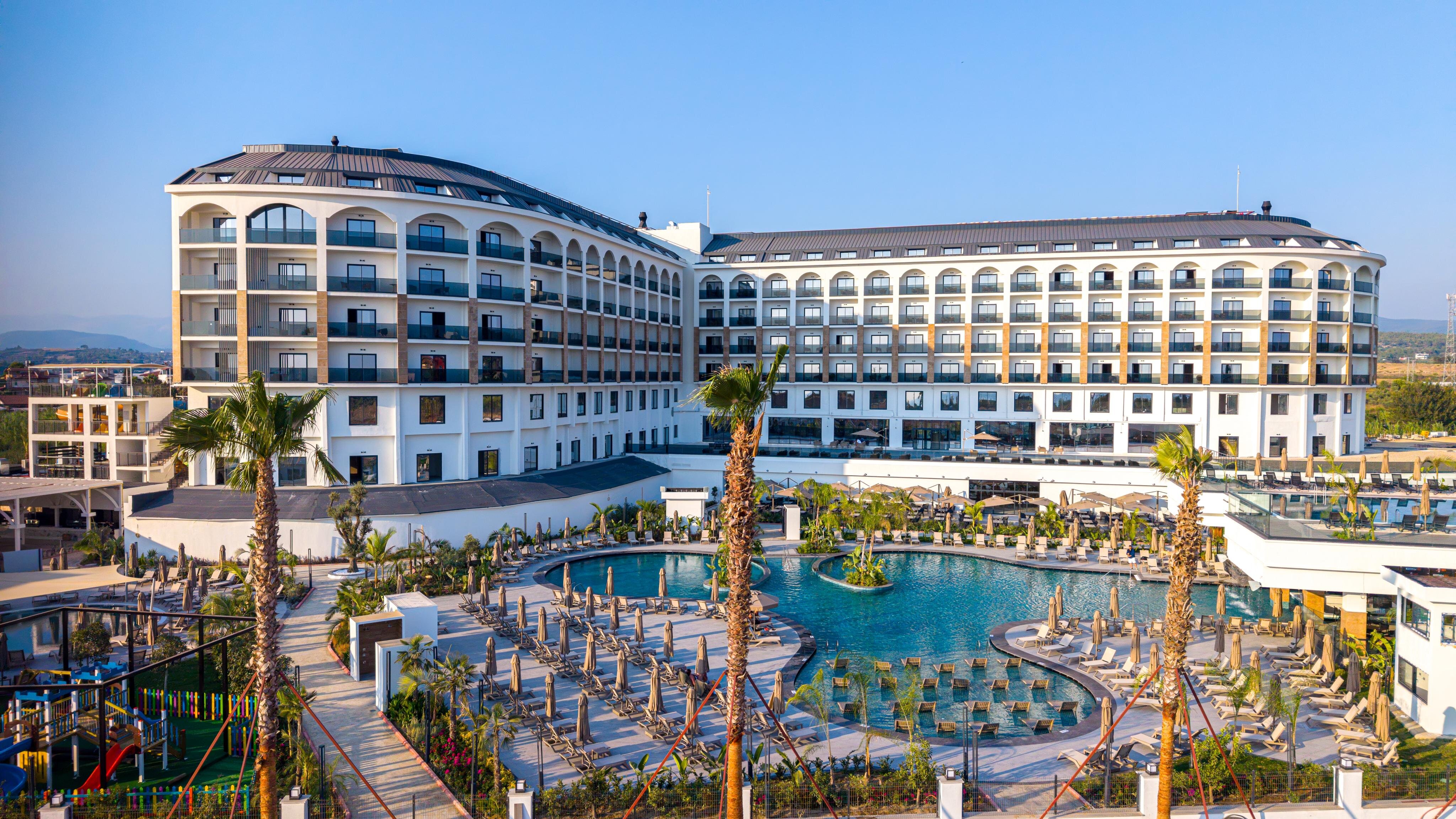 Raxeria Hotel