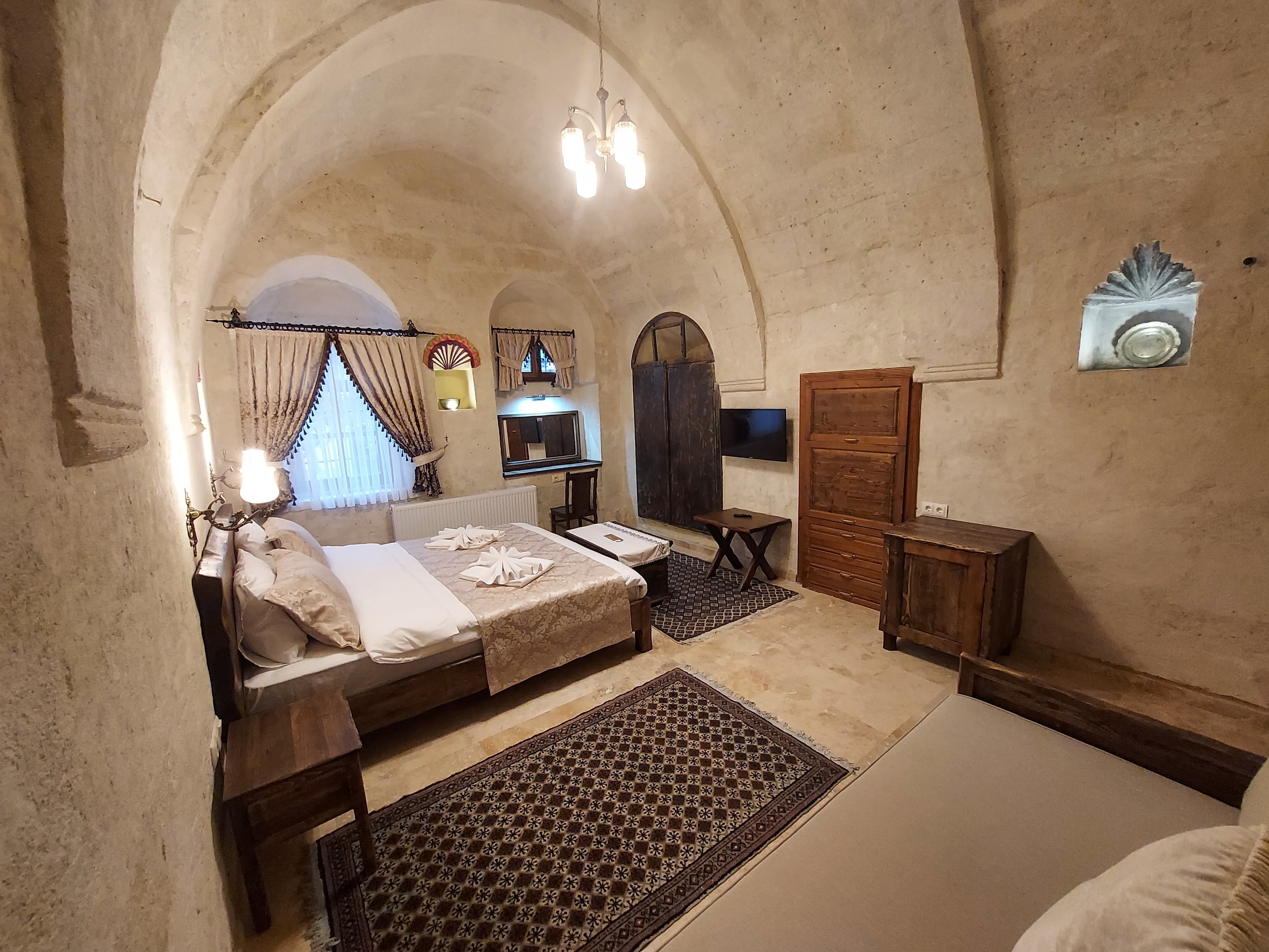 Armesos Cave Hotel · 10