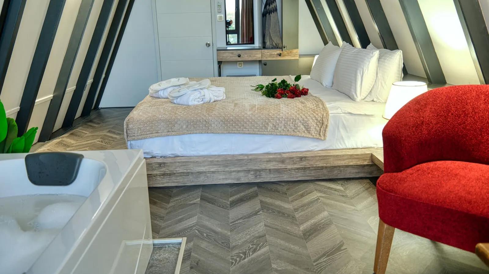 Özel Havuzlu Bungalov