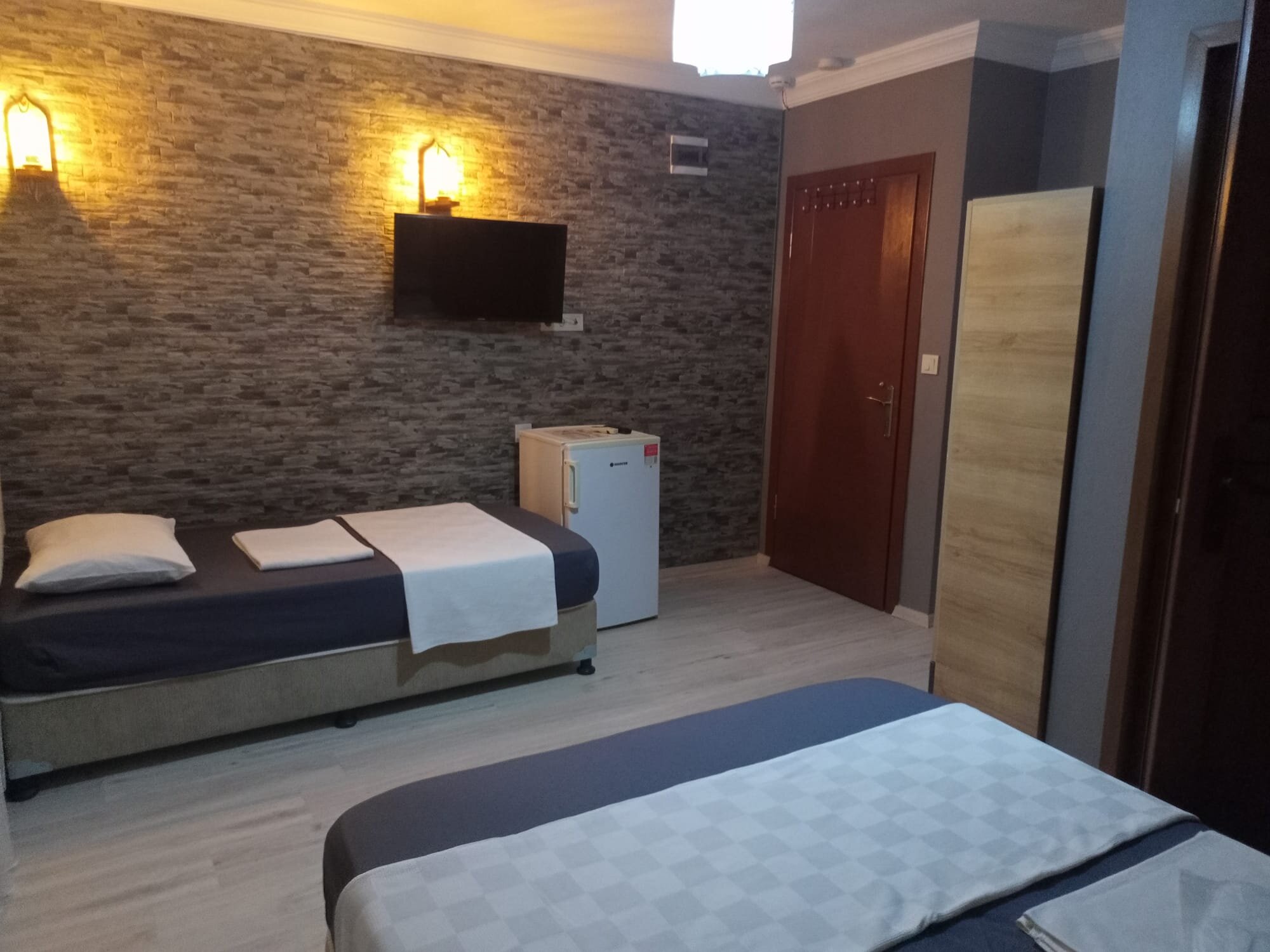 Üç Kişilik, Doğa Manzaralı, Balkonlu