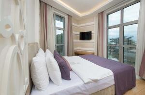 Wes Hotel · 15