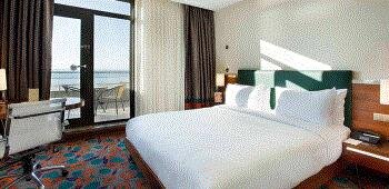 Double Tree by Hilton Van · 48