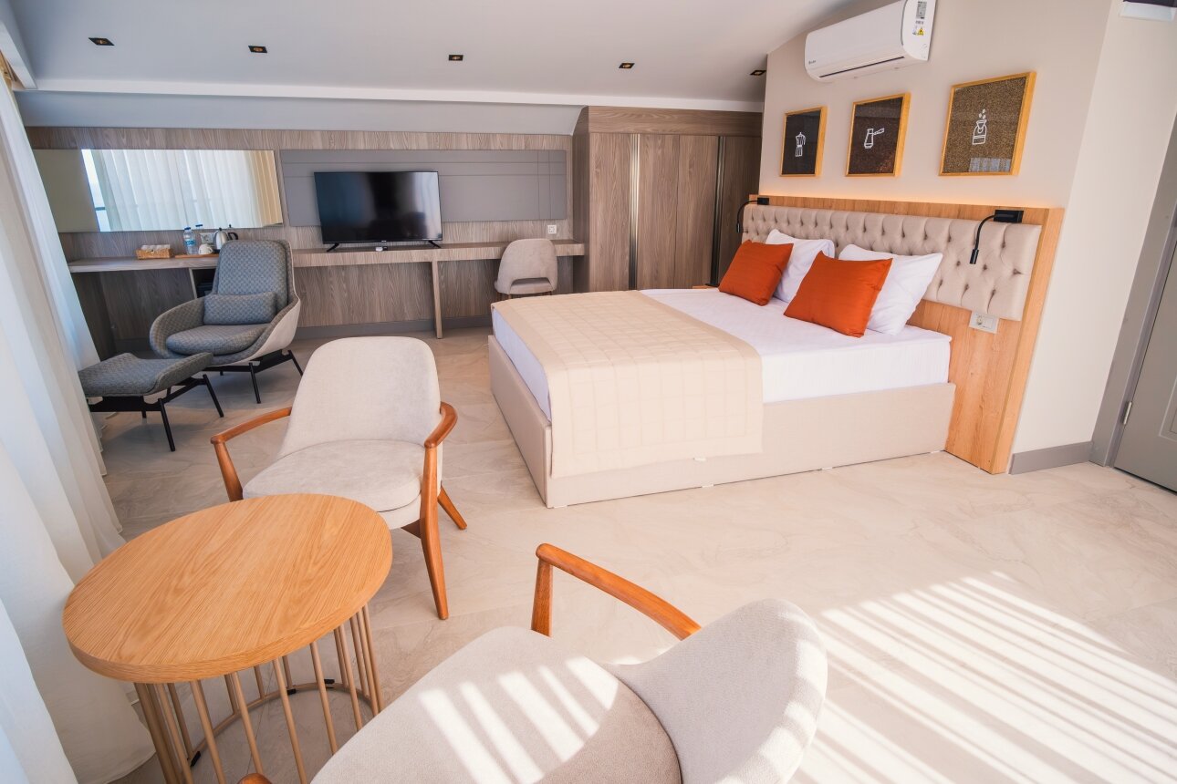 Panoramik Deniz Manzaralı King Suit