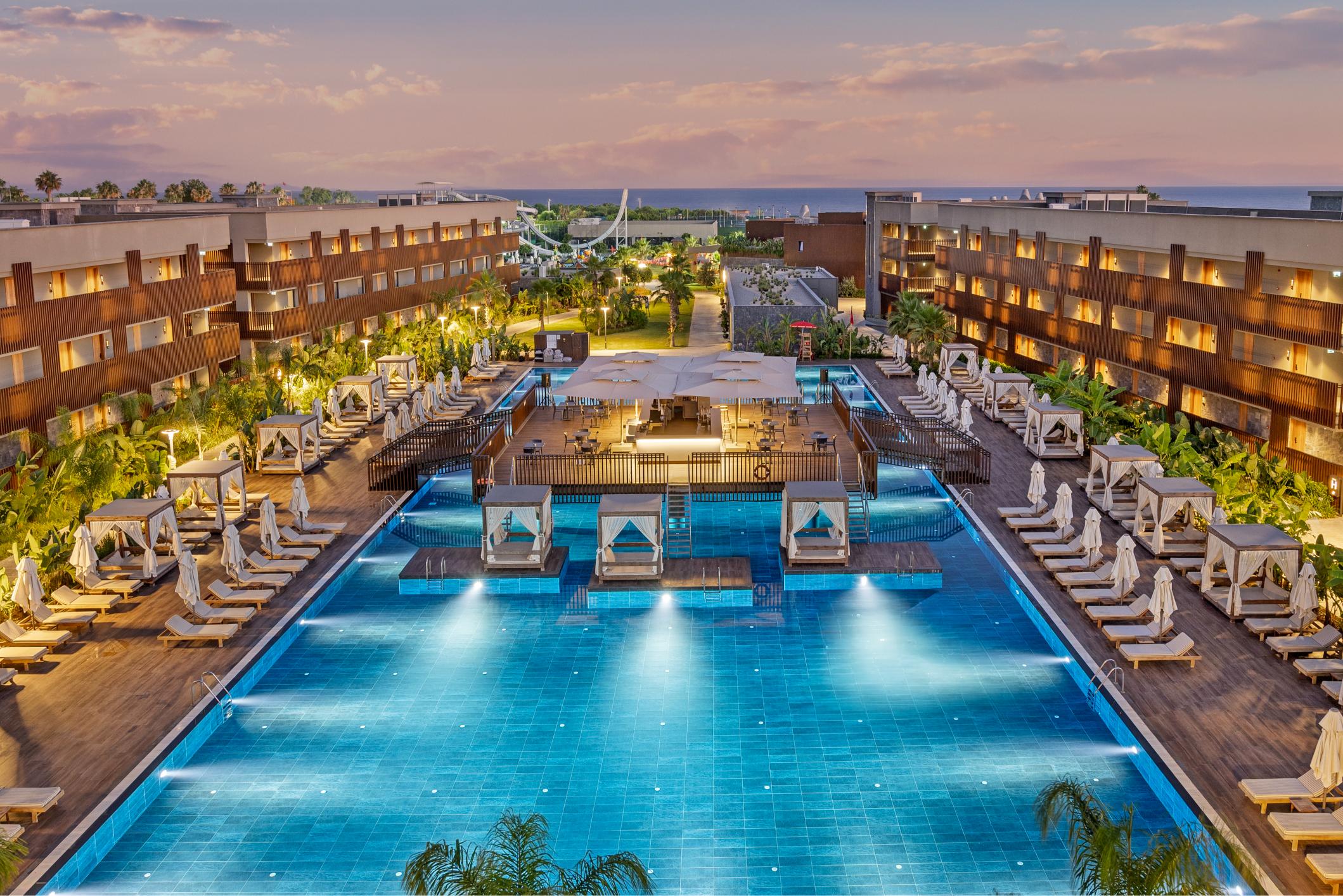 Jacaranda Luxury Hotel