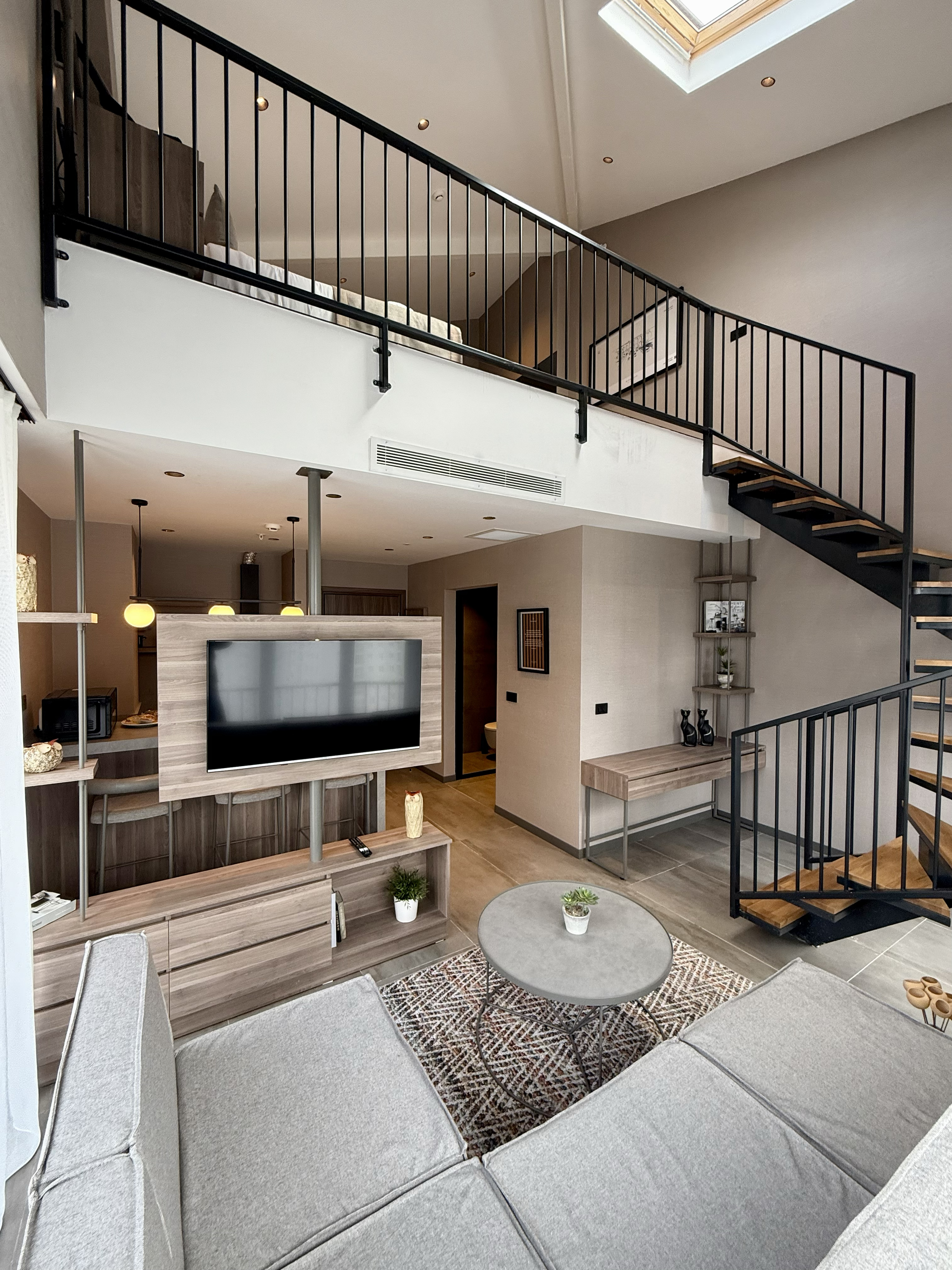 Suite Loft Room (Jacuzzi)