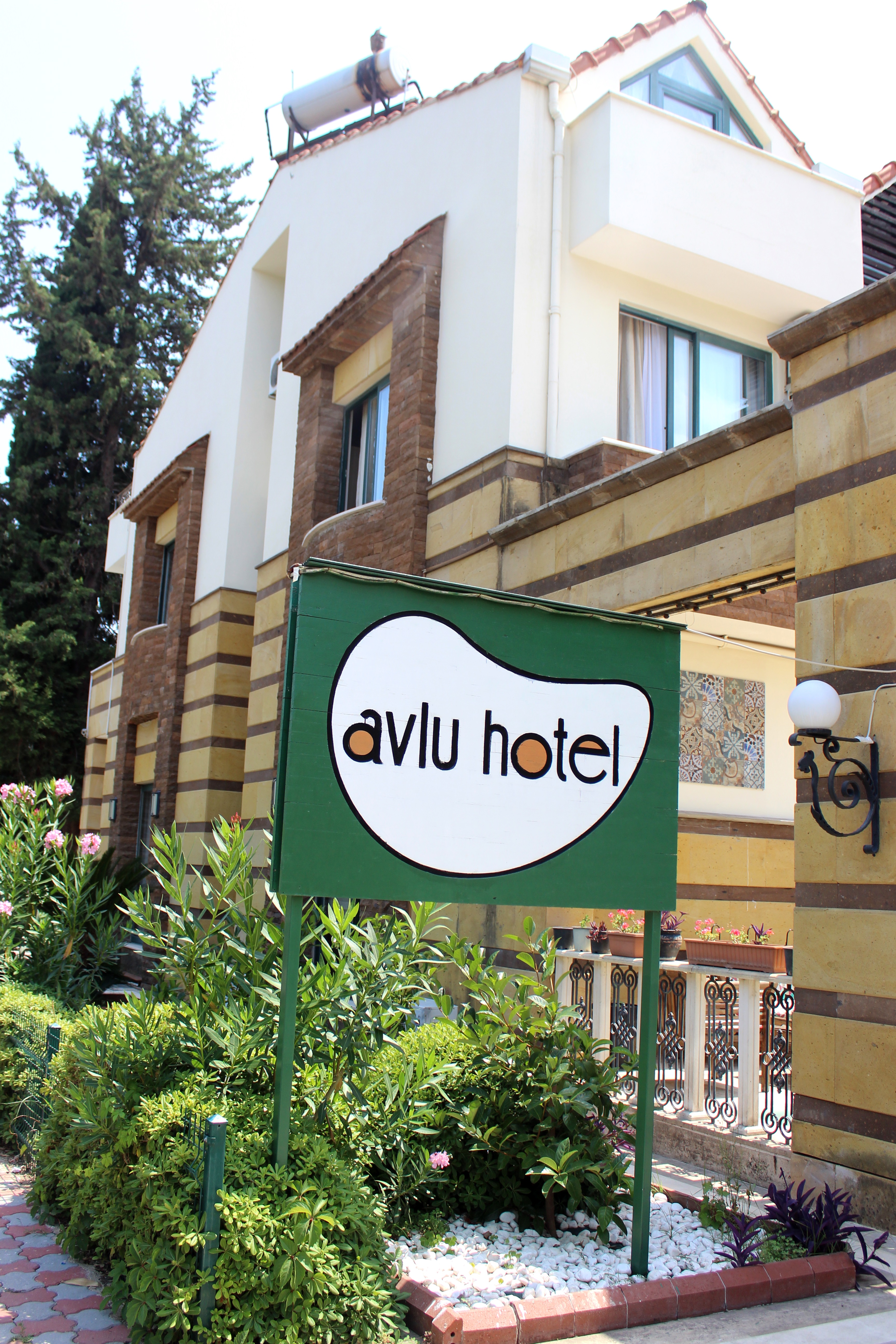 Avlu Otel