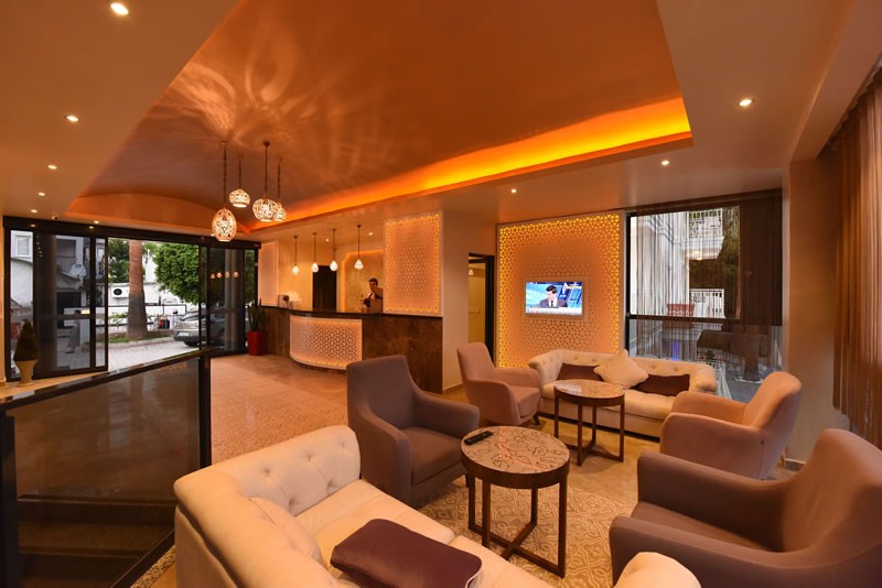 Montebello Deluxe Hotel