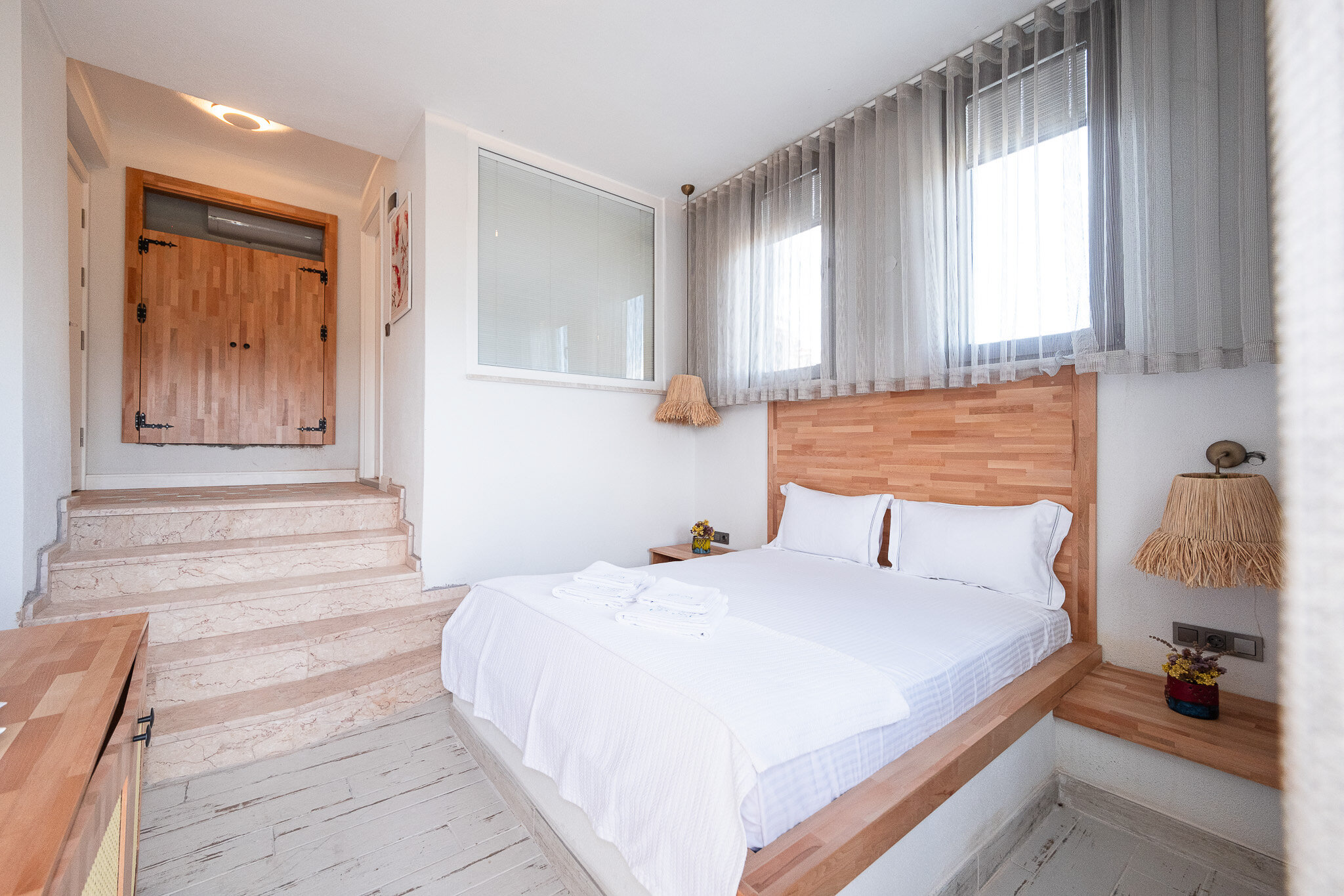 Deniz Manzaralı Verandalı Suit Oda