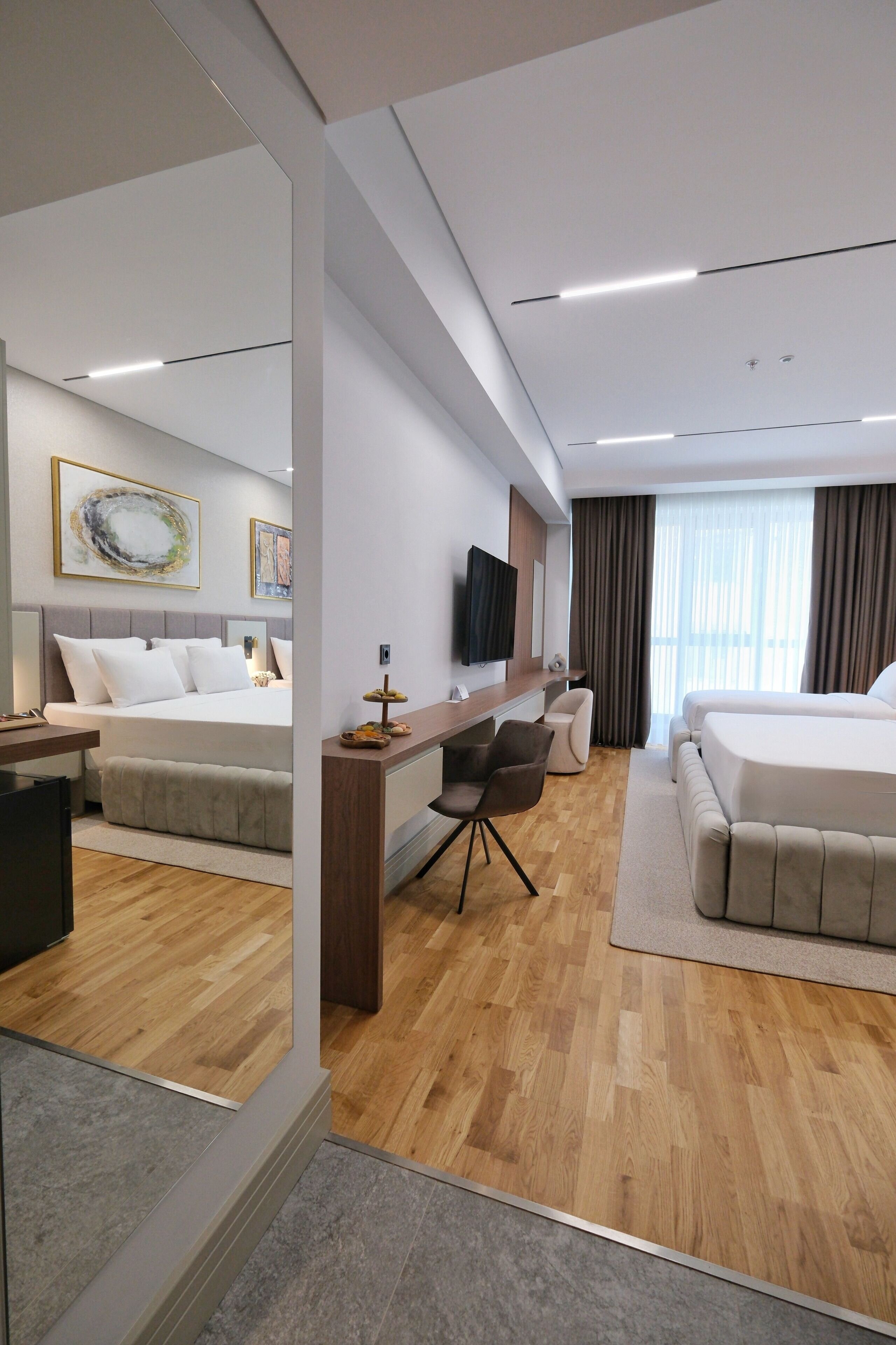 Deluxe Family Room