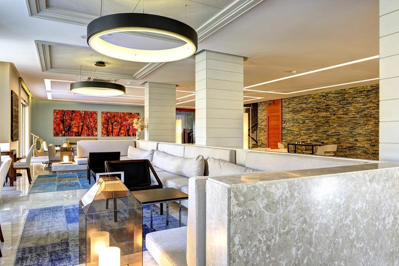 Sundance Suites Hotel & Spa