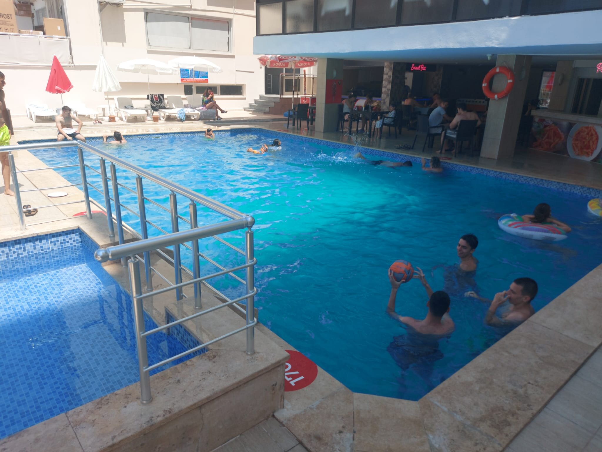 Roxx Royal Hotel · 53