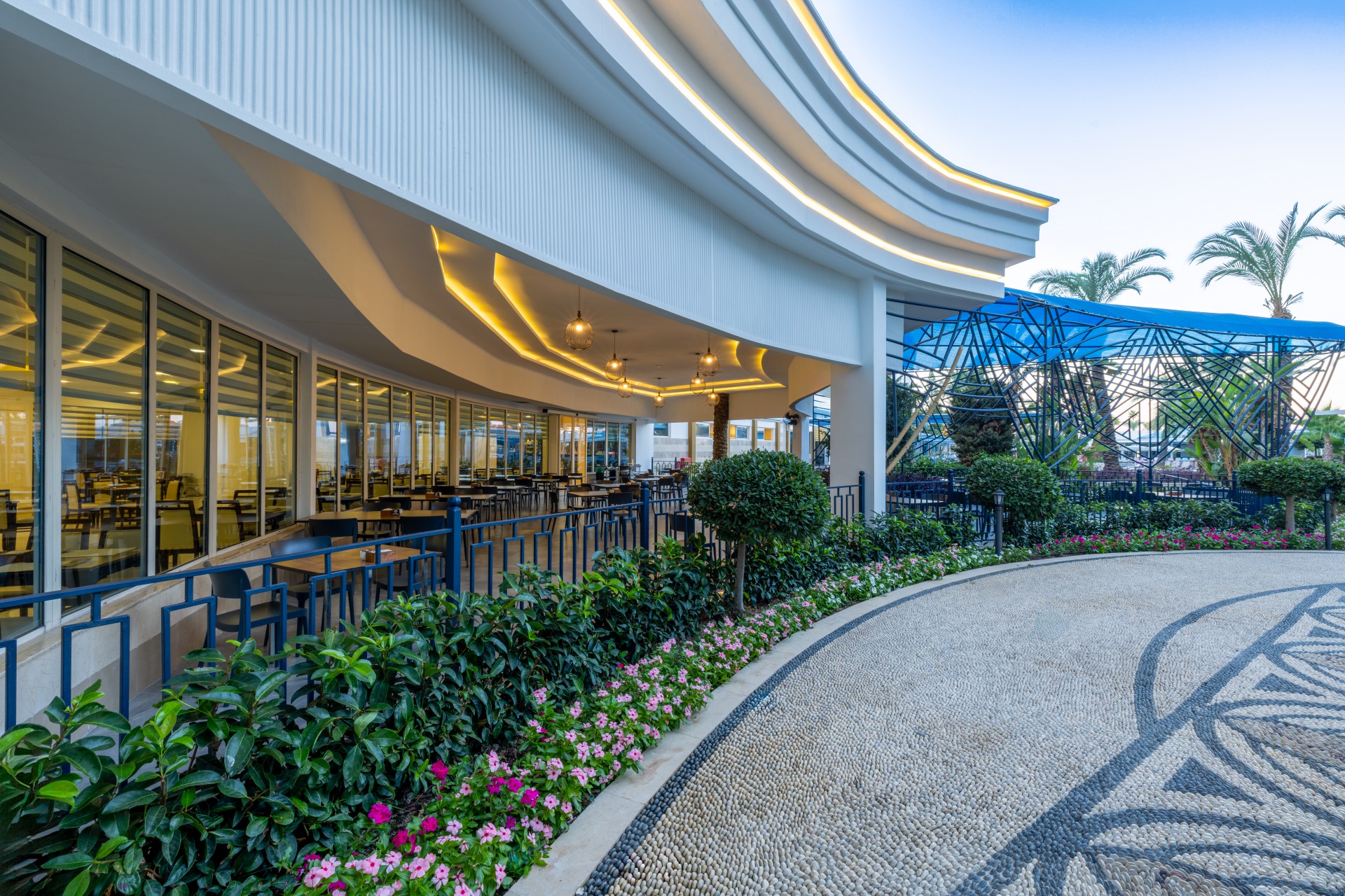 Crystal Admiral Resort Suites & Spa