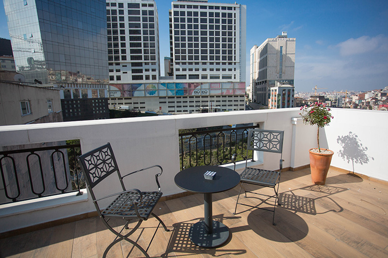 The White Orient Hotel