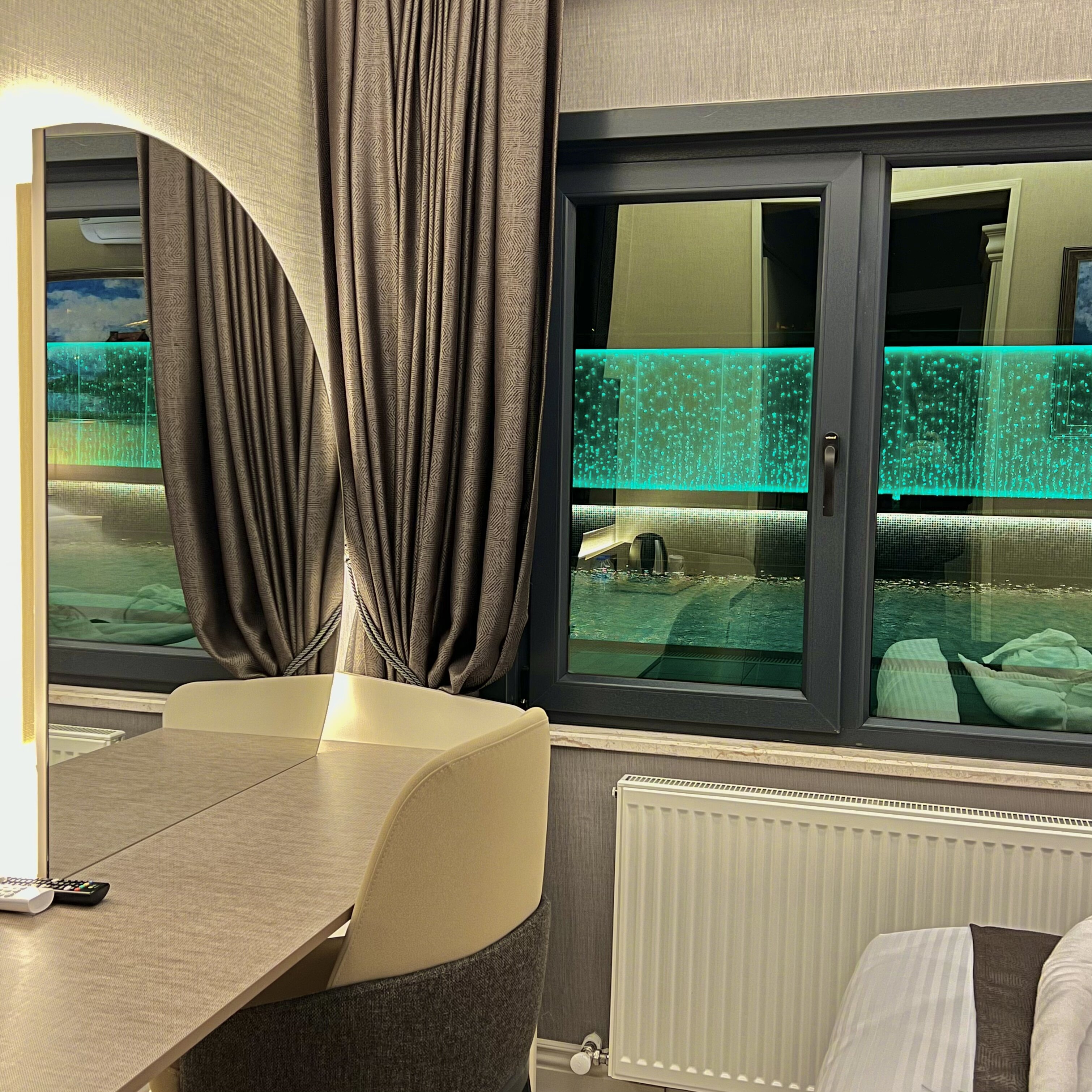 MQ Hotel Suits