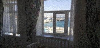 Adamarin Karahanlı Otel