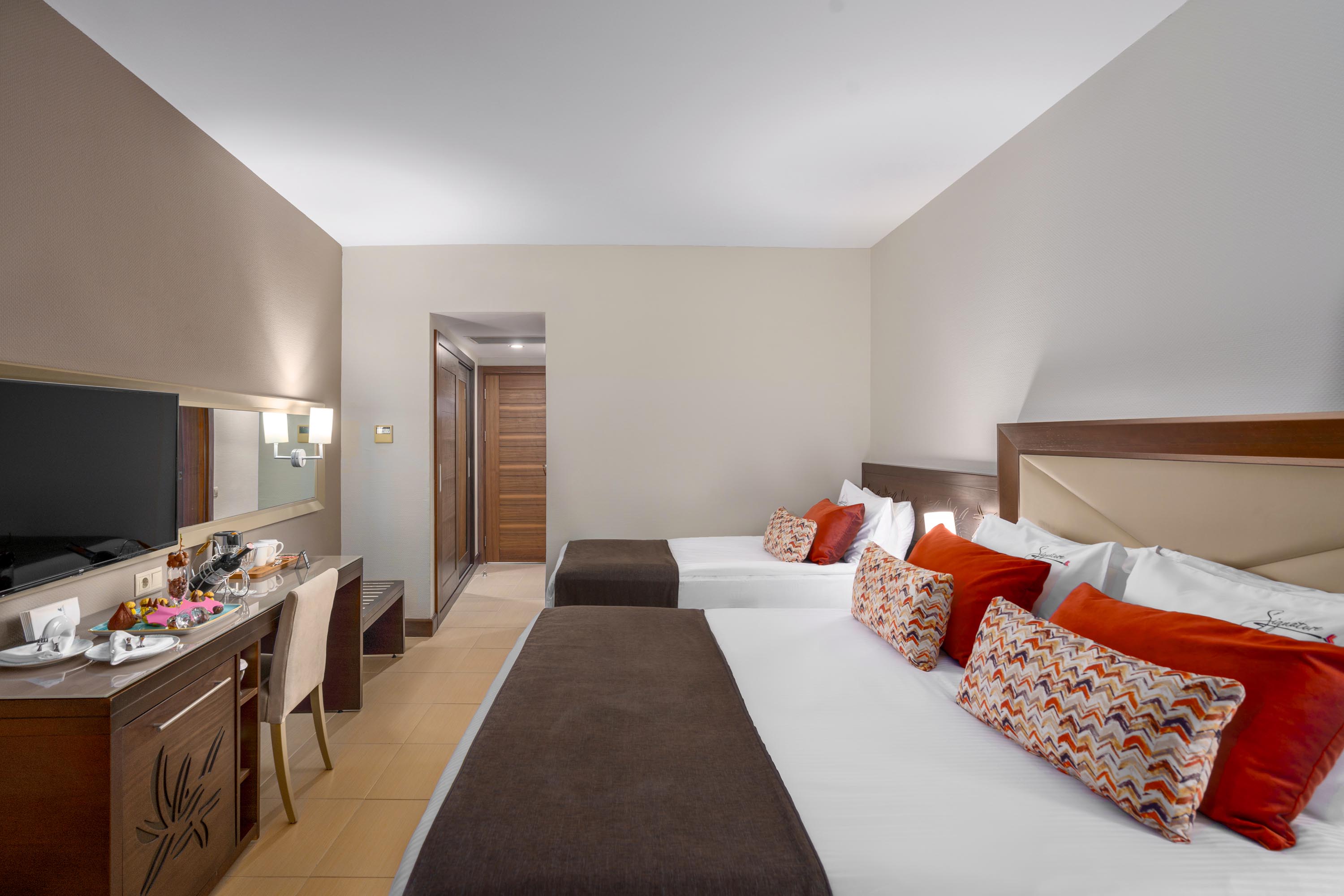 Standard Room, Land View