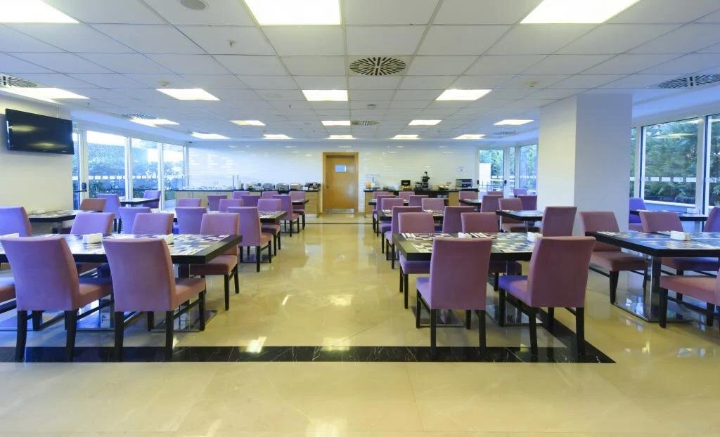 Holiday Inn Express Altunizade · 7
