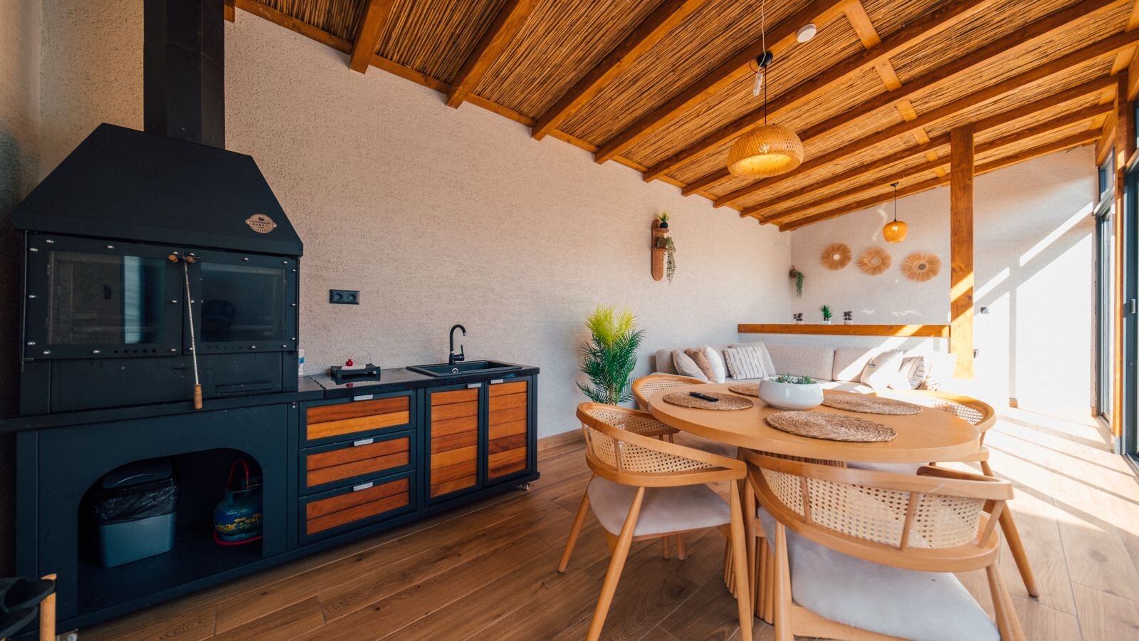 Deluxe Bungalov (Jakuzili, Isıtmalı Havuzlu)