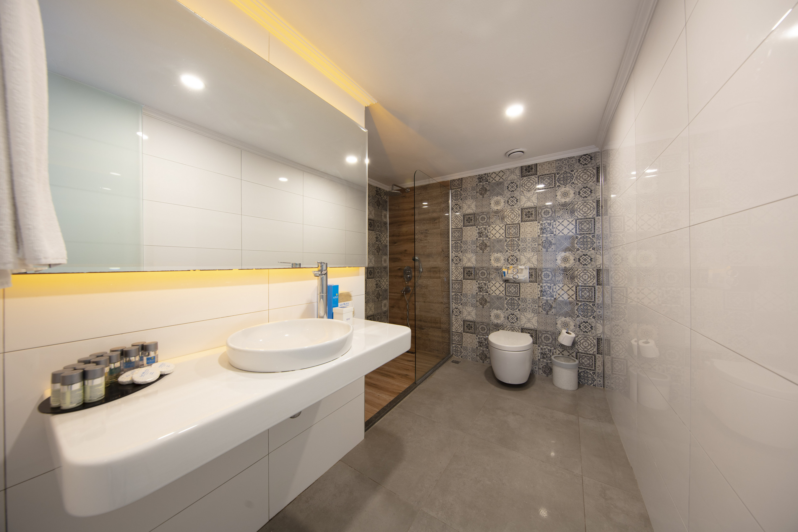 Le Bleu Hotel & Resort