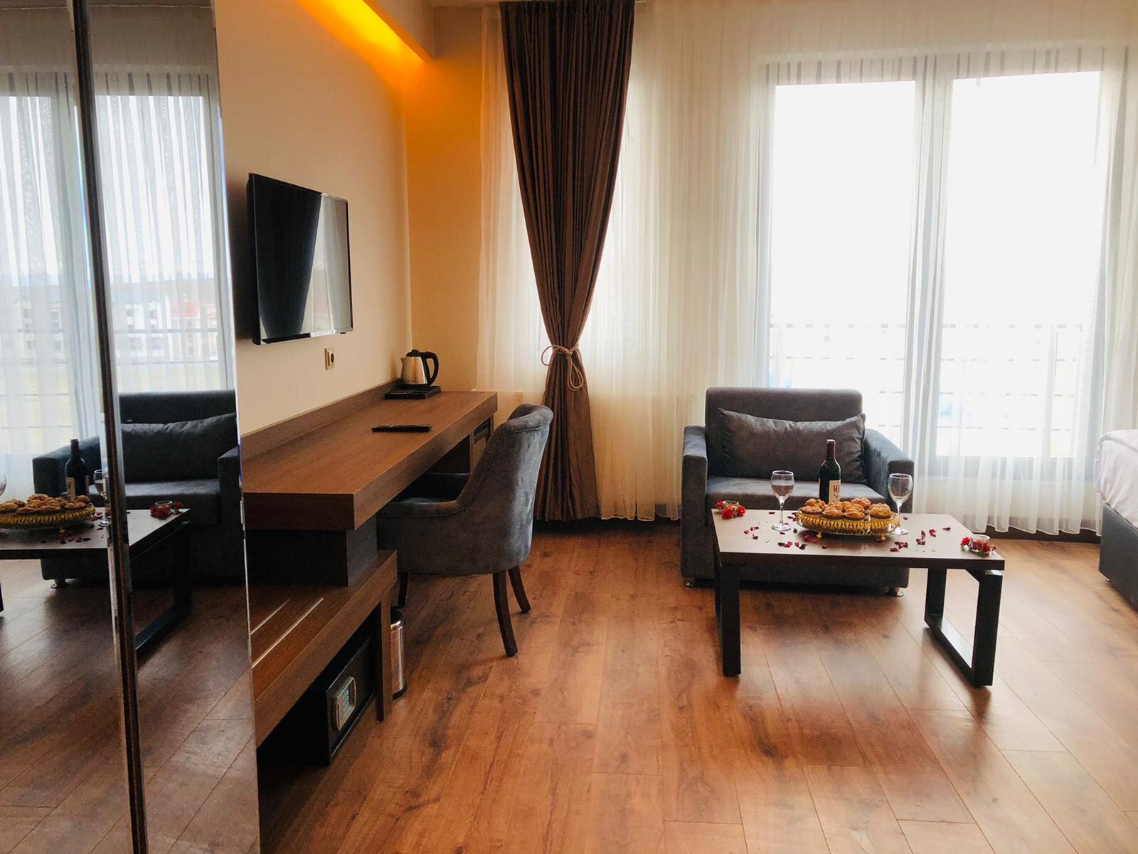 Crystal Snow Hotel