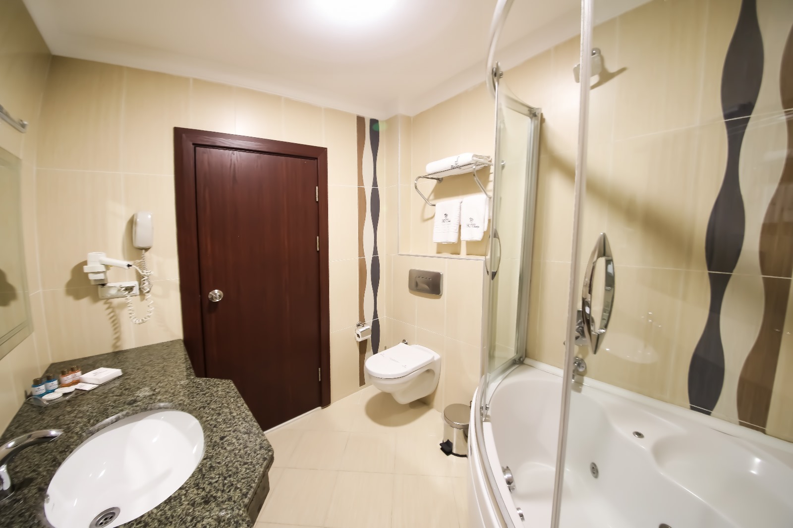 Bm Hotel City