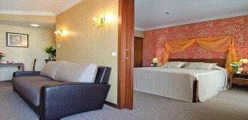 Midas Hotel · 80