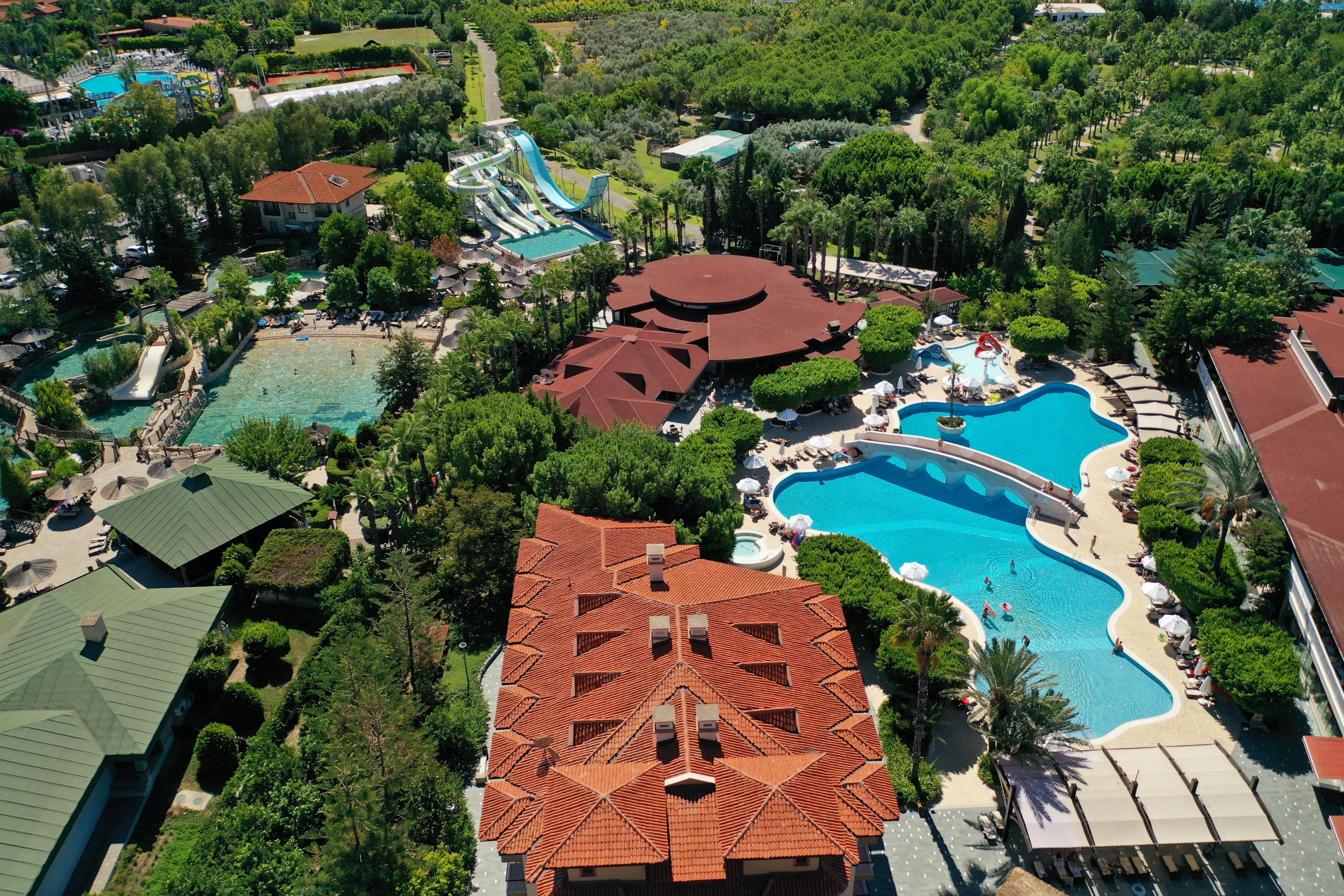 Club Grand Side Amazon Water World