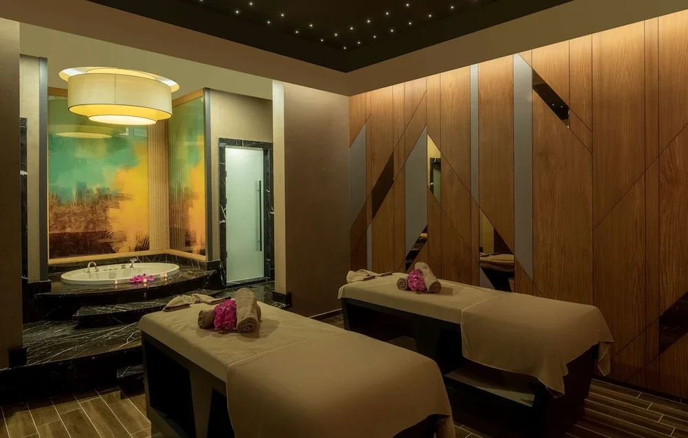 DoubleTree by Hilton Manisa · 20