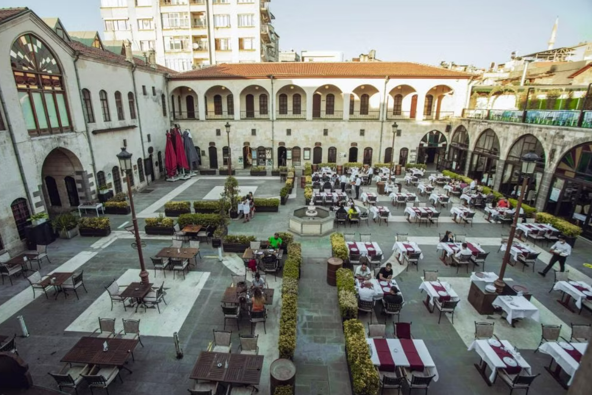 Bayazhan Hotel ve Restaurant · 5