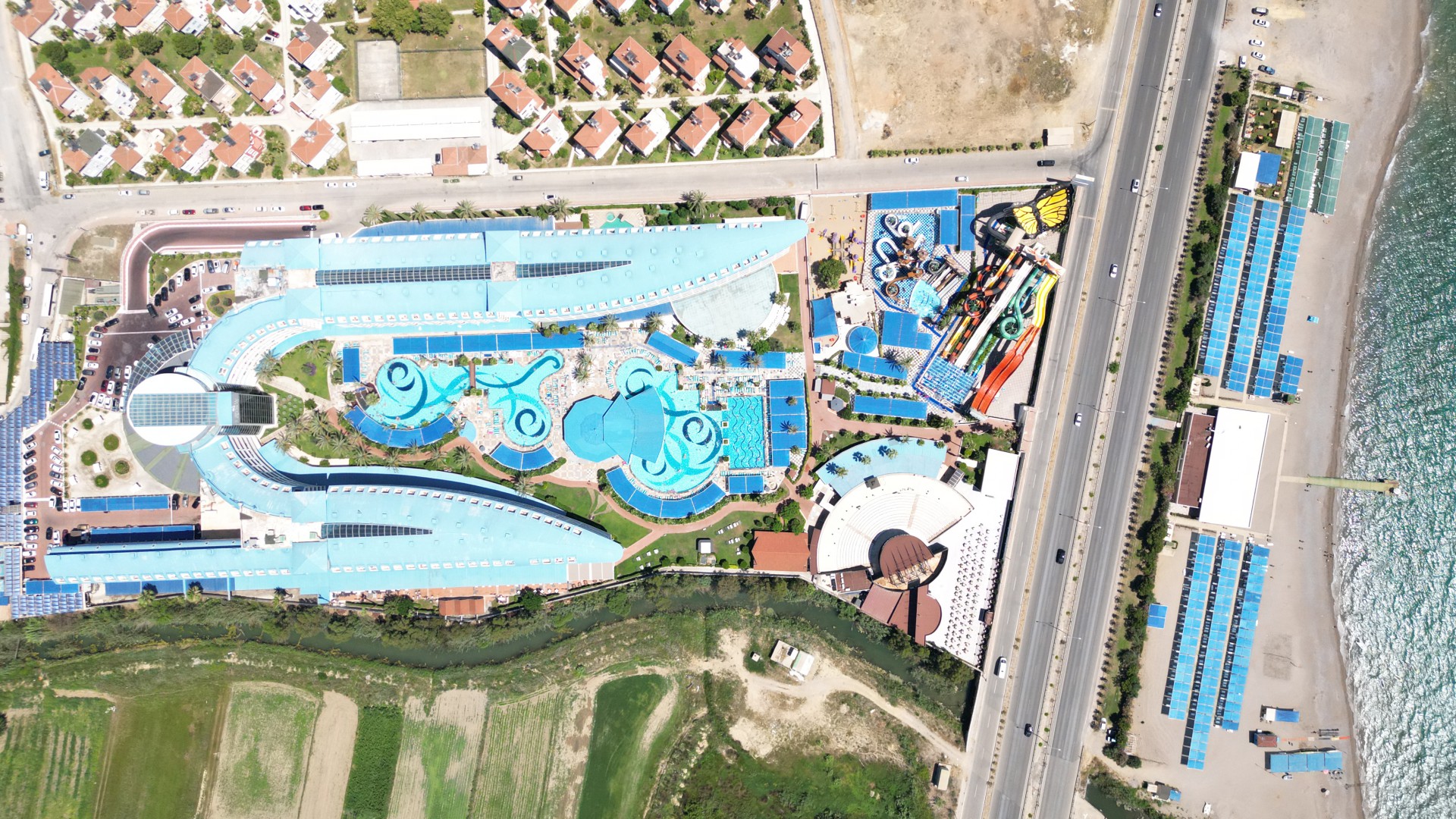 Crystal Admiral Resort Suites & Spa