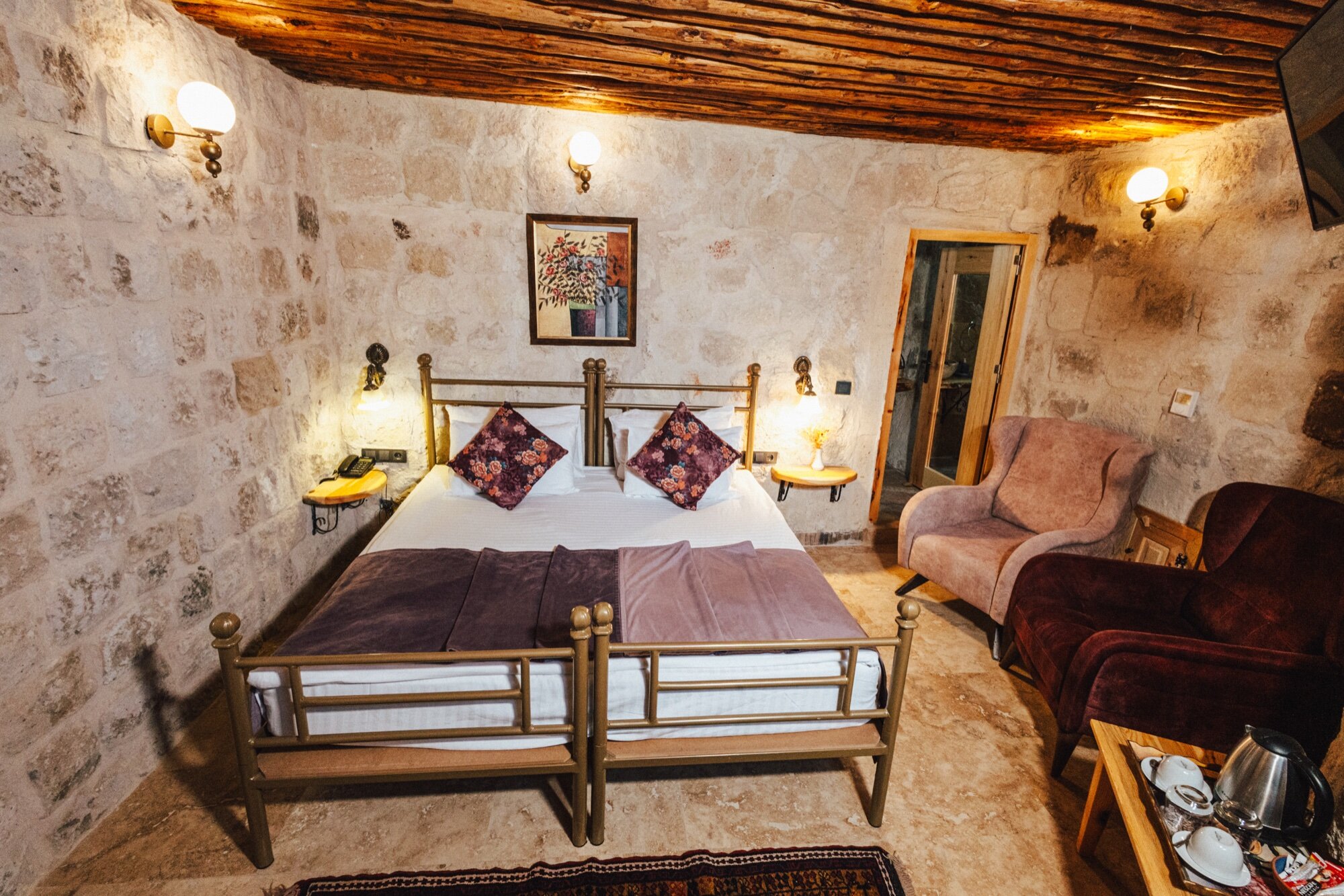 Deluxe Jacuzzi Room, Courtyard View