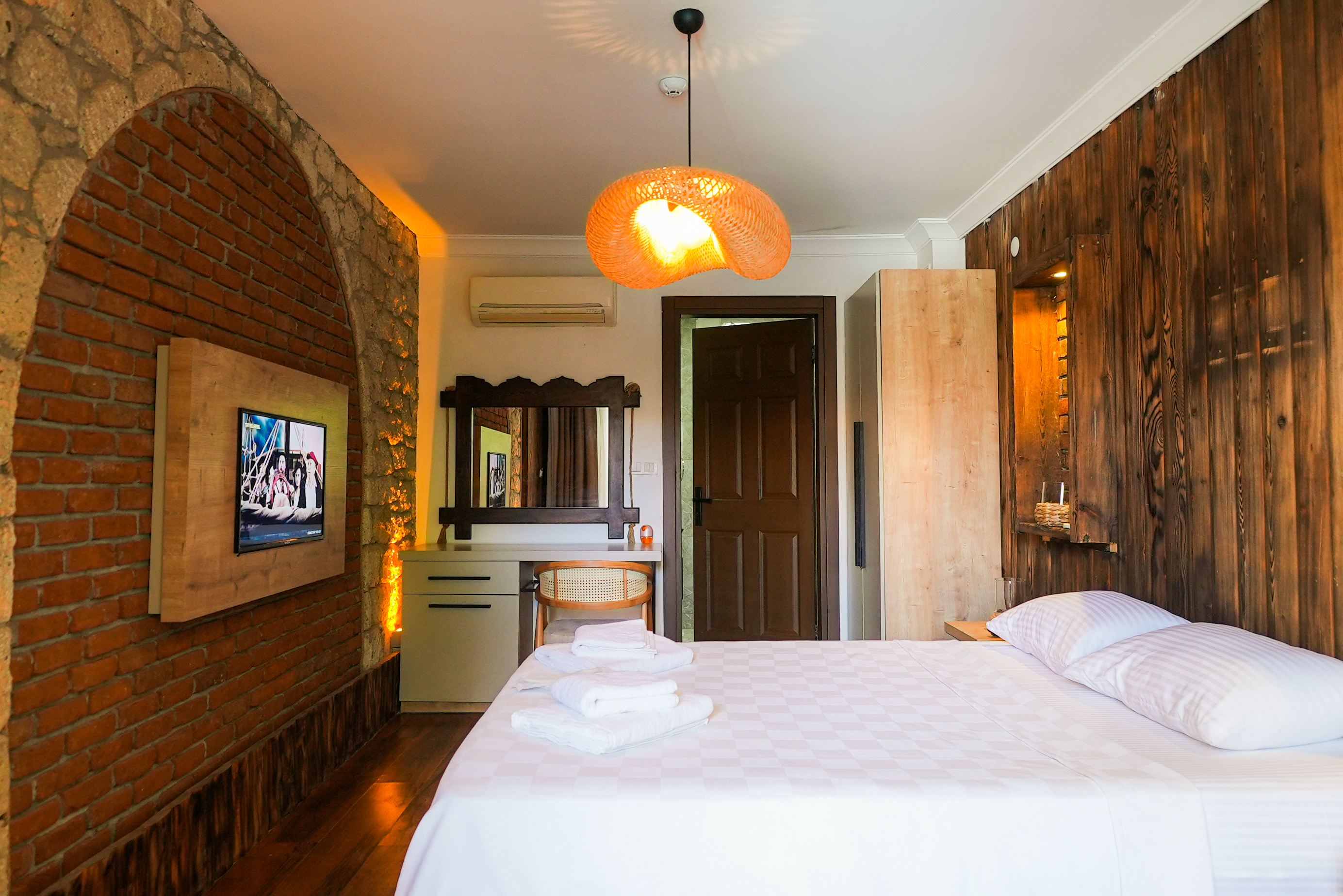 Deluxe Oda, Havuz Manzaralı (Balkonlu)