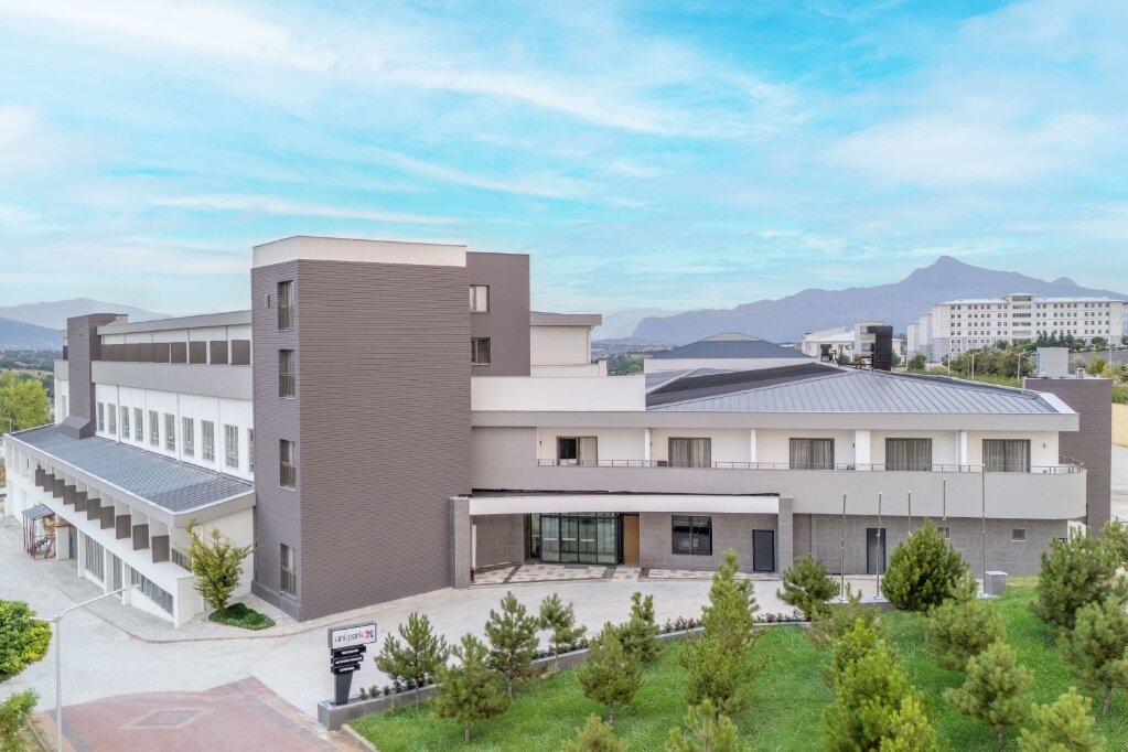 Unipark Hotel By Greenwood · 8