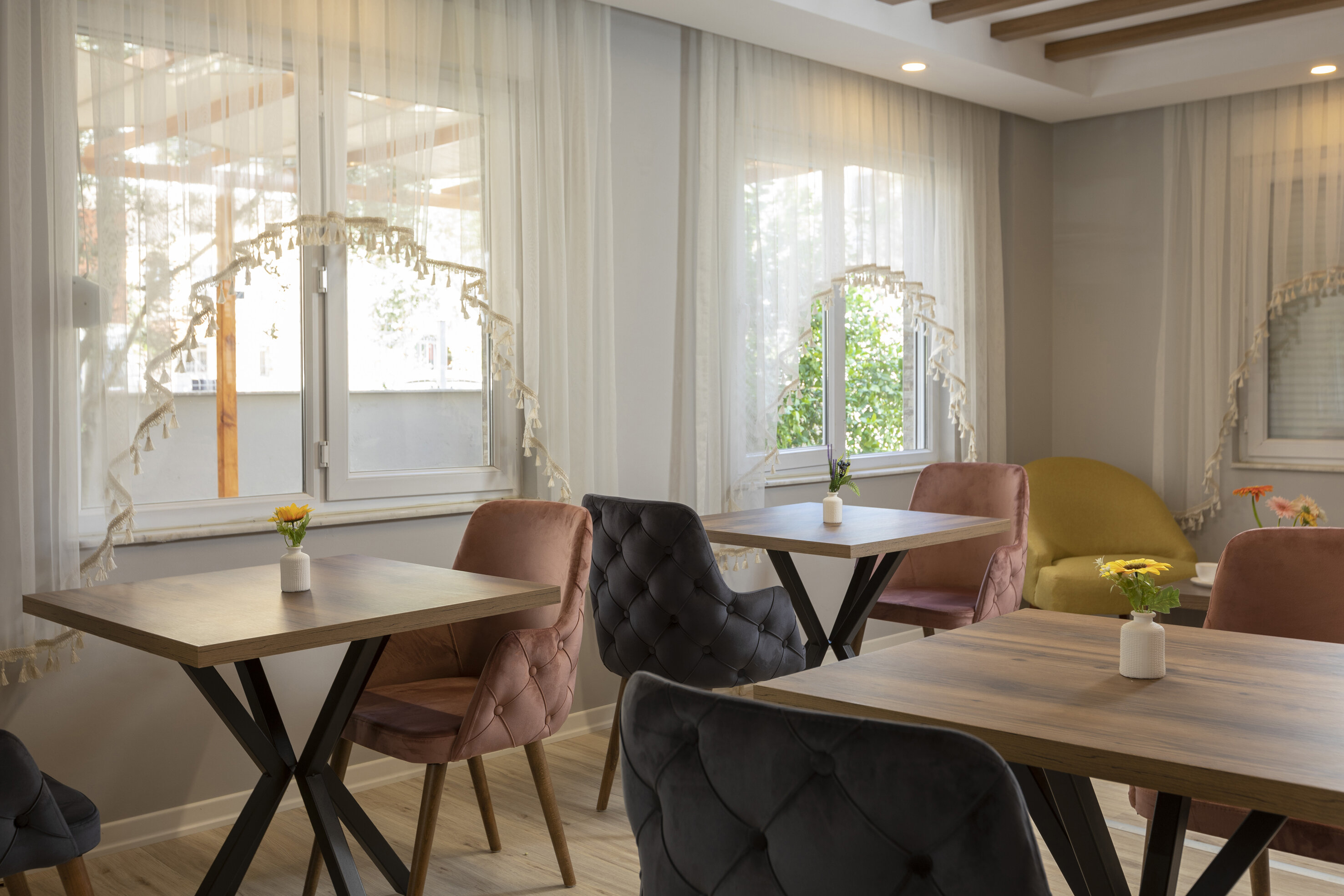 Toprak Otel