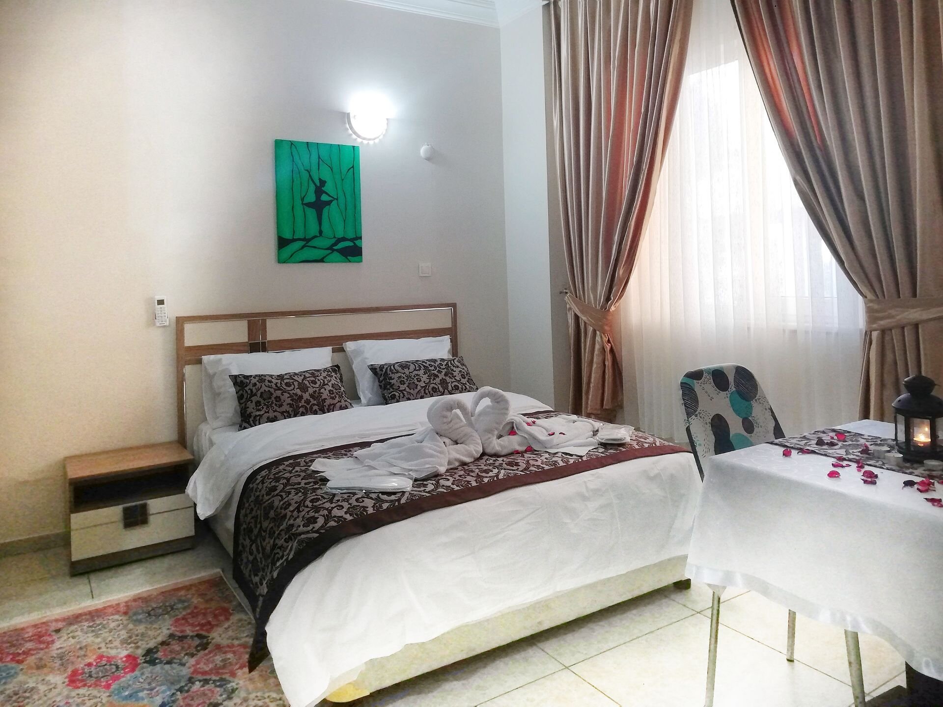 Yağız İndigo Blue Rezervasyon