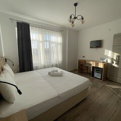 Parli Hotel Rezervasyon