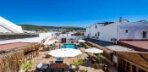 Superior Double or Twin Room with Pool View Görseli