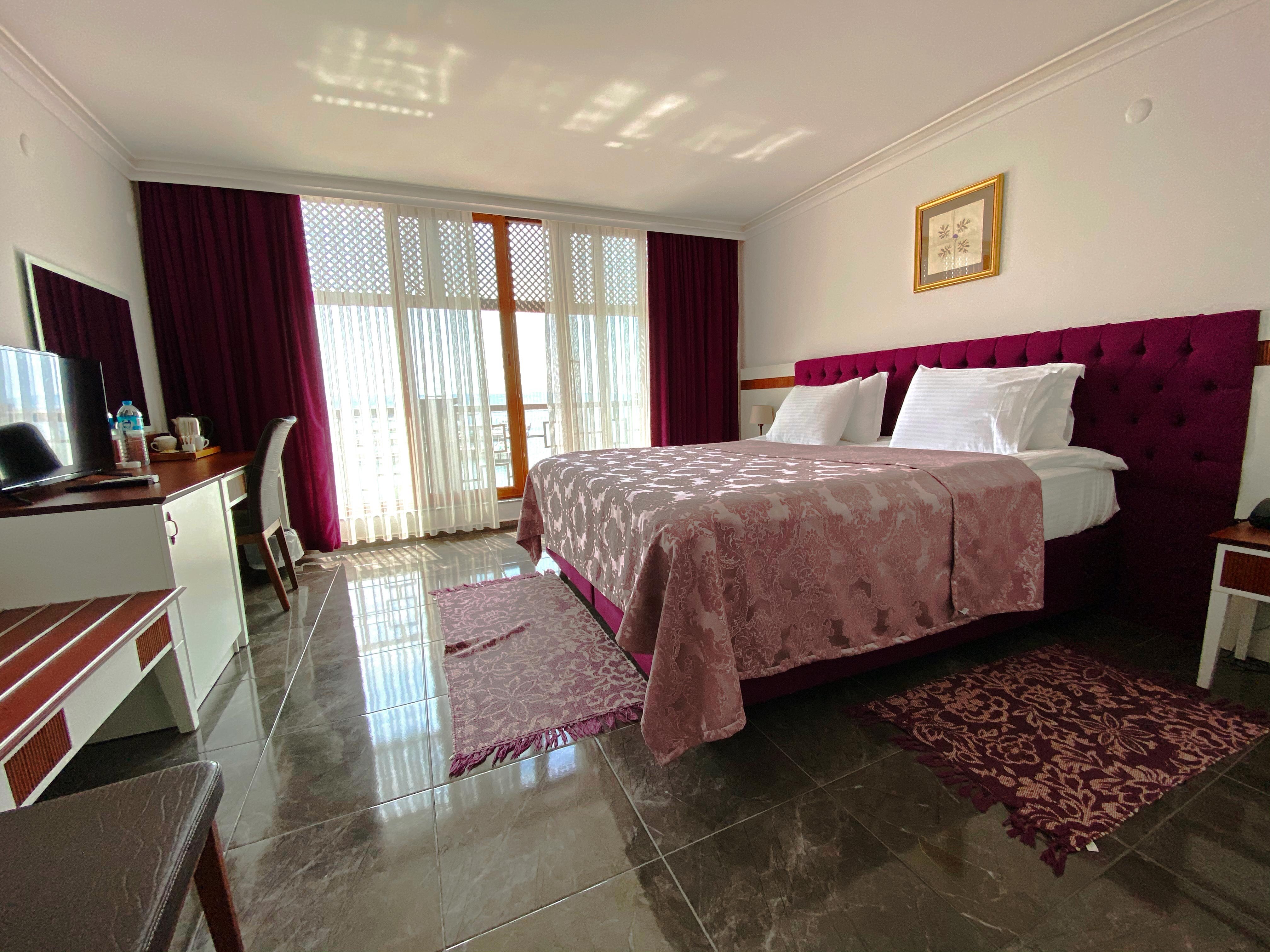 Phellos Suites Boutique Hotel