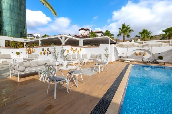 Casablanca Beach +12