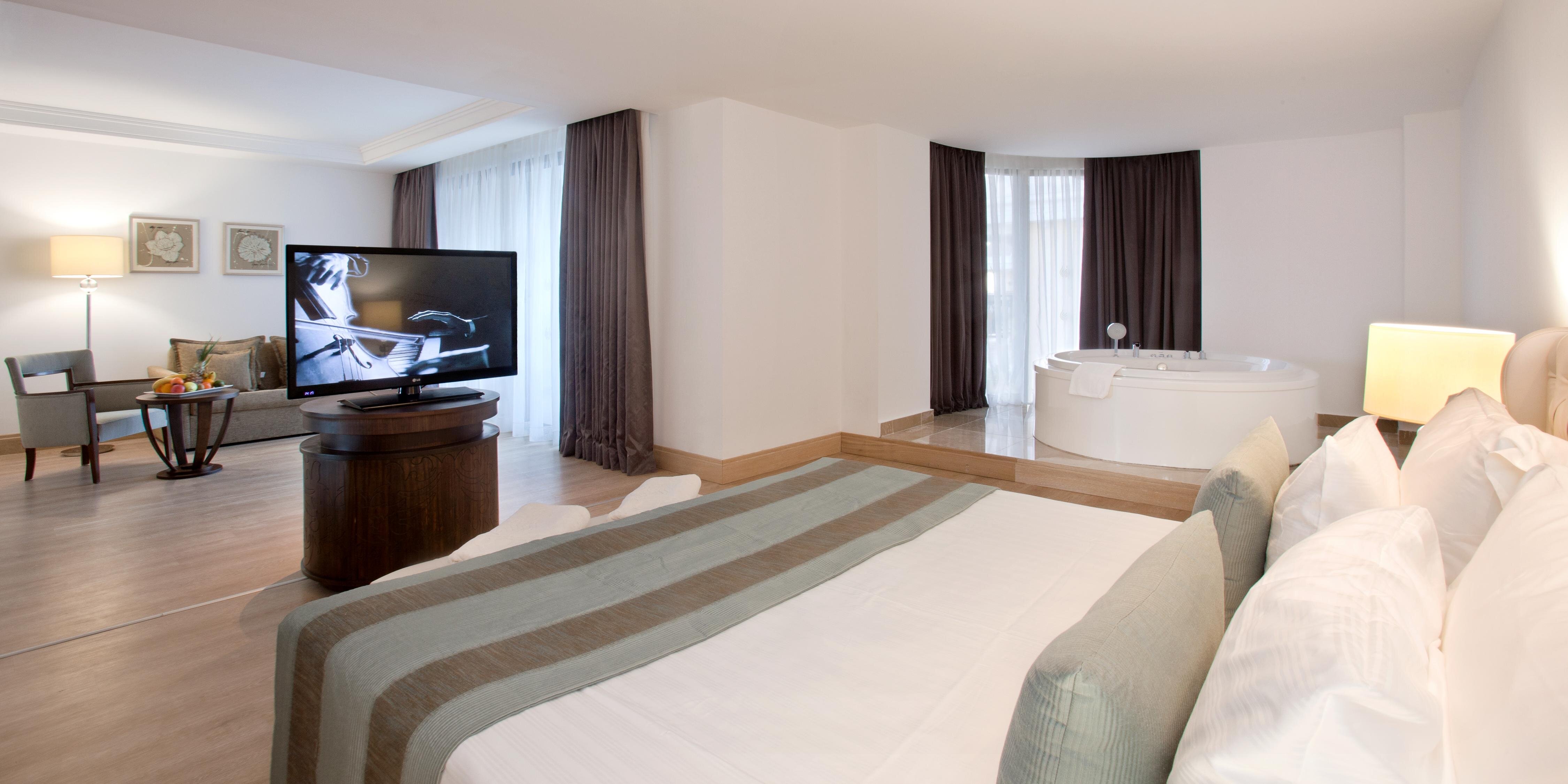 Honeymoon Suite