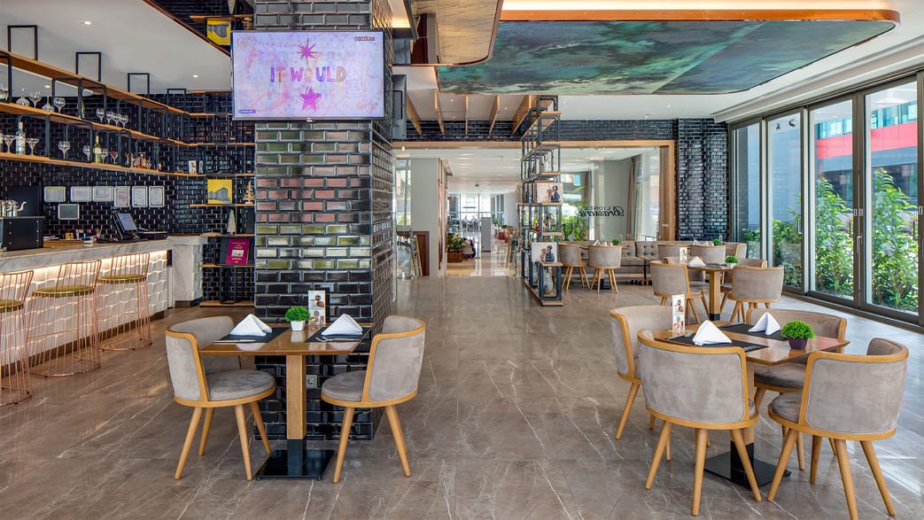 Lionel Hotel · 43