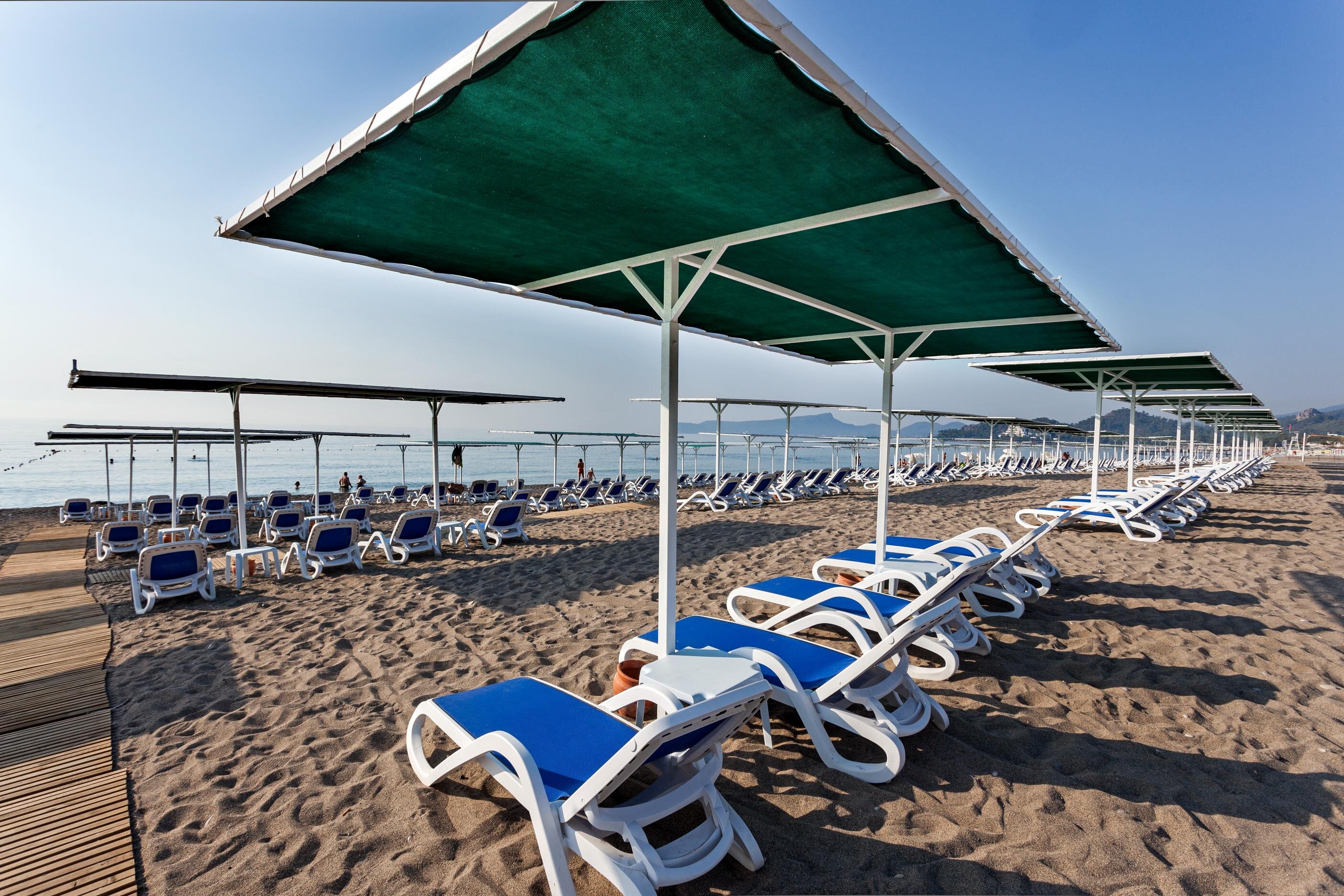 Karmir Resort & Spa
