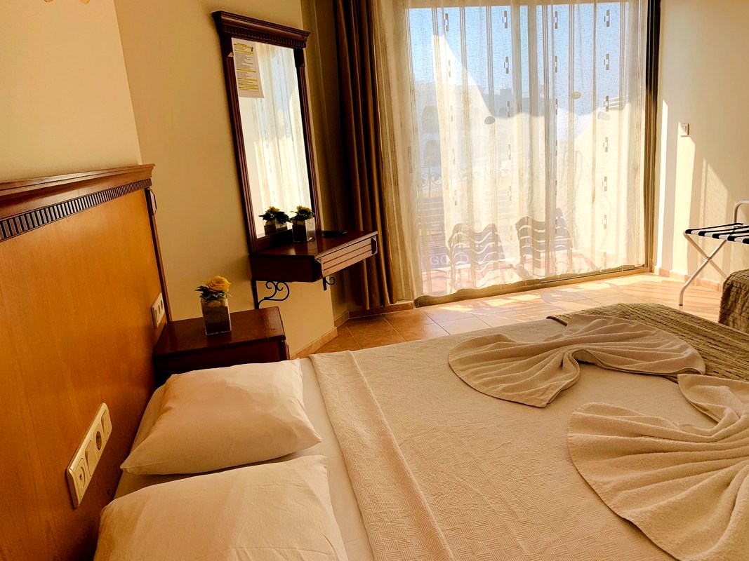 Rosy Suites Hotel