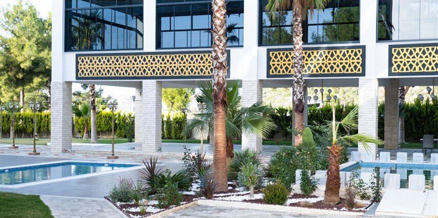 Si Hotel & Spa · 4