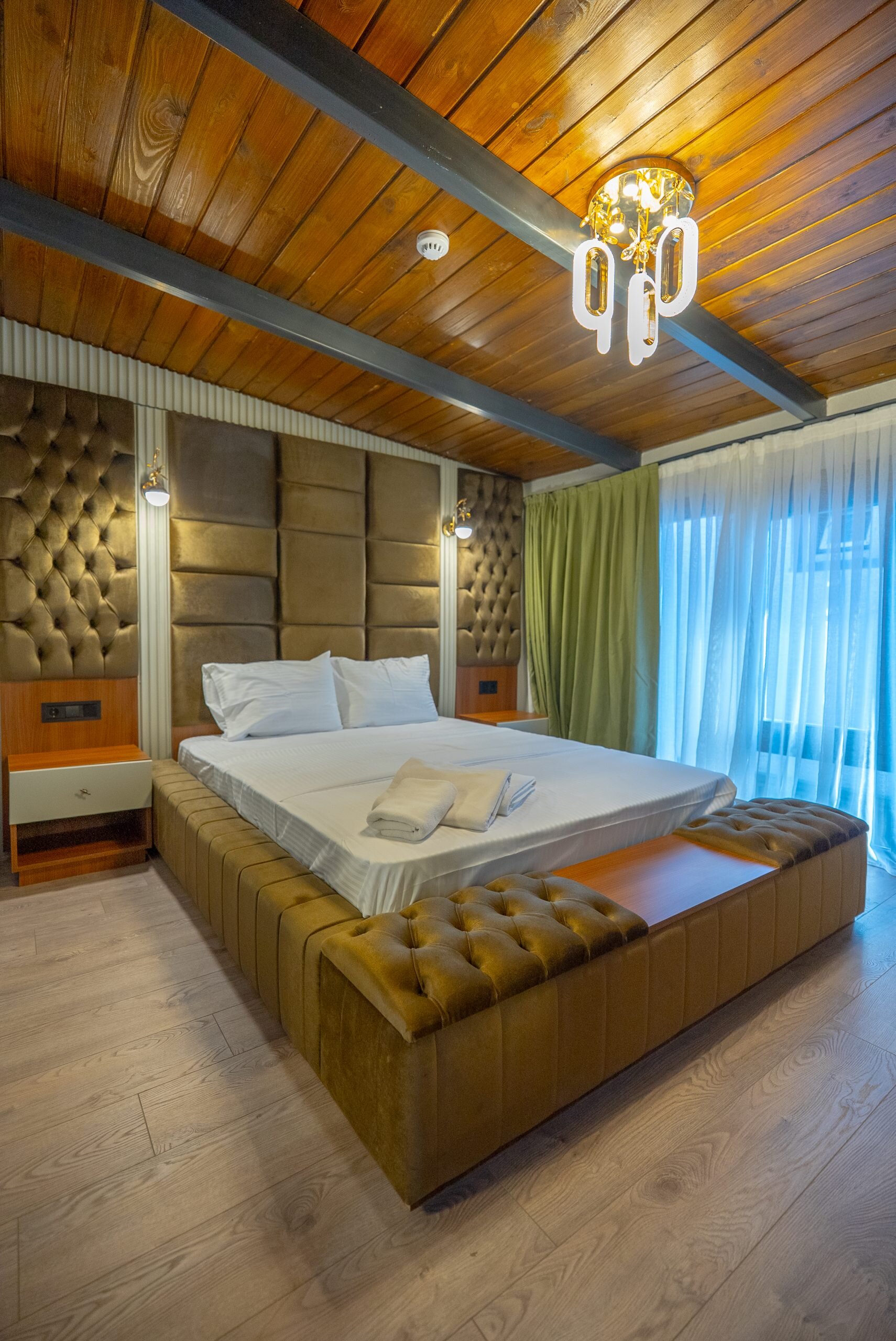 3+1 Özel Havuzlu, Şömineli ve Jakuzili Villa