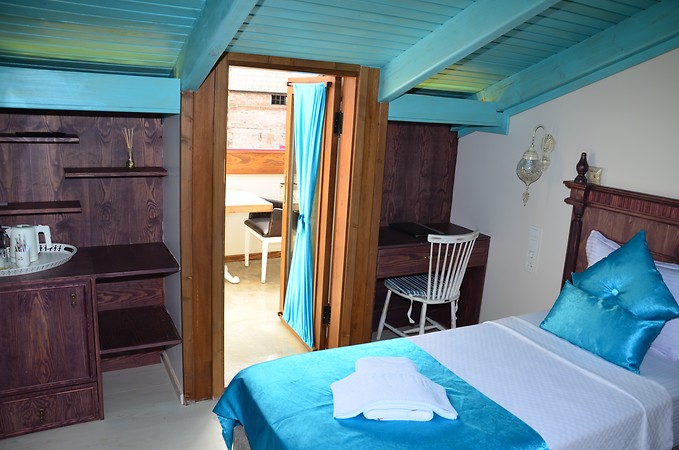 Balkonlu Oda (1 Kişilik, Balkonlu)